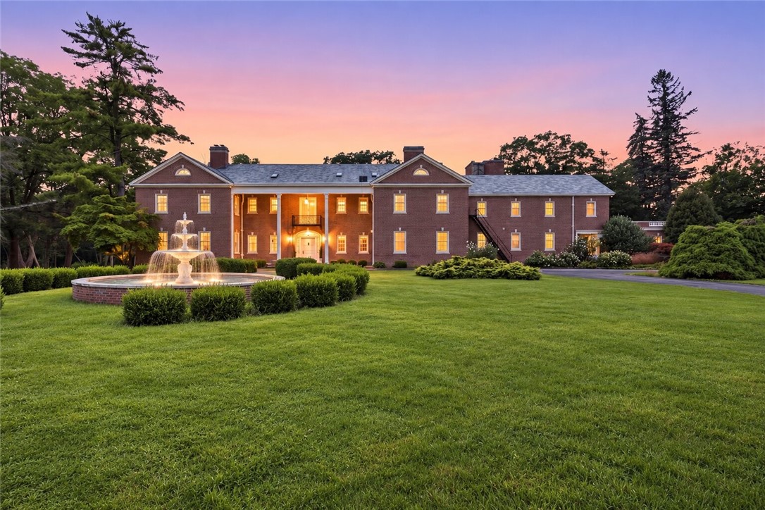 7758 East Main Road