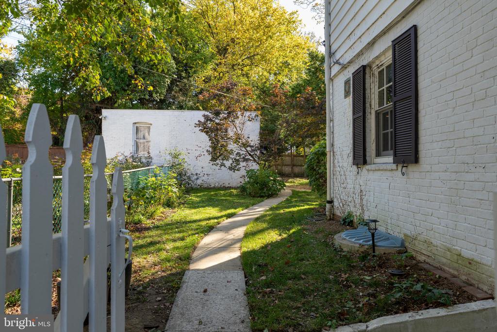 311 WOODBOURNE AVENUE