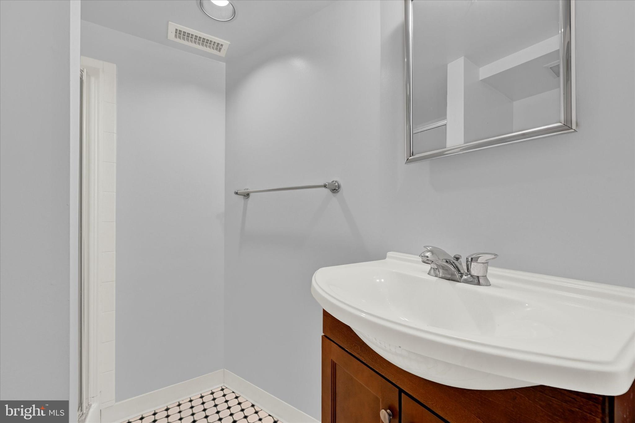 6509 Maplewood Rd