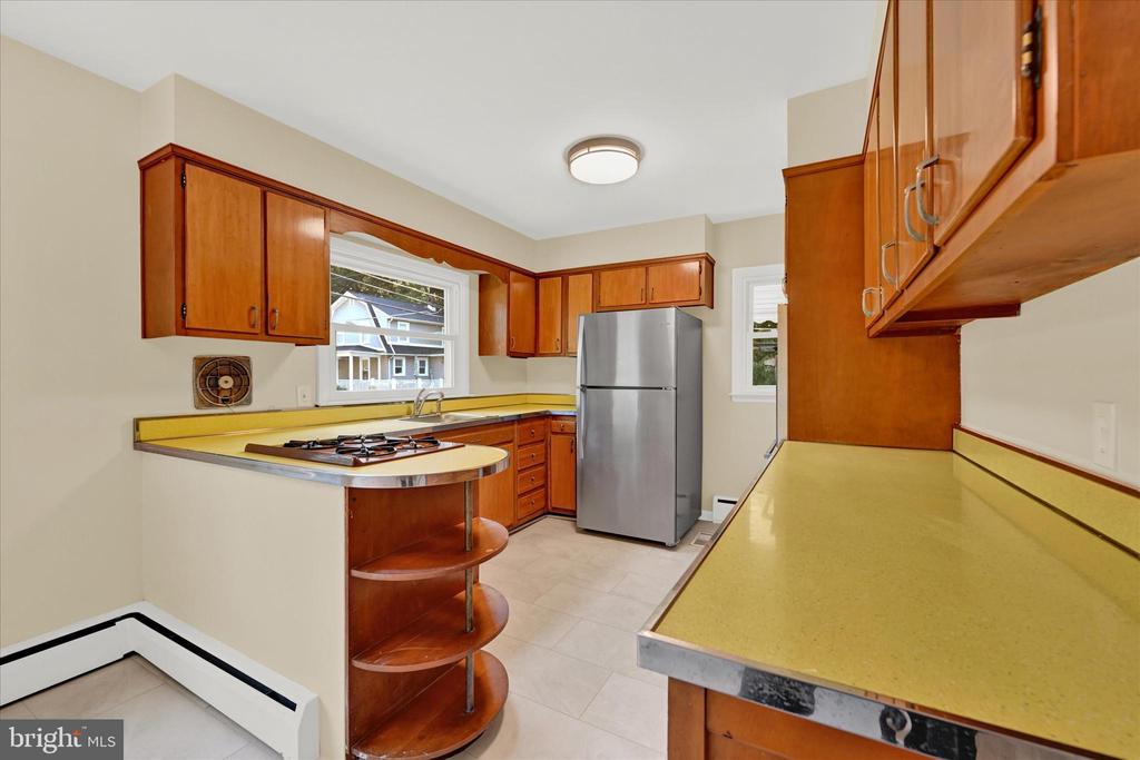 1028 Saint Albans Rd