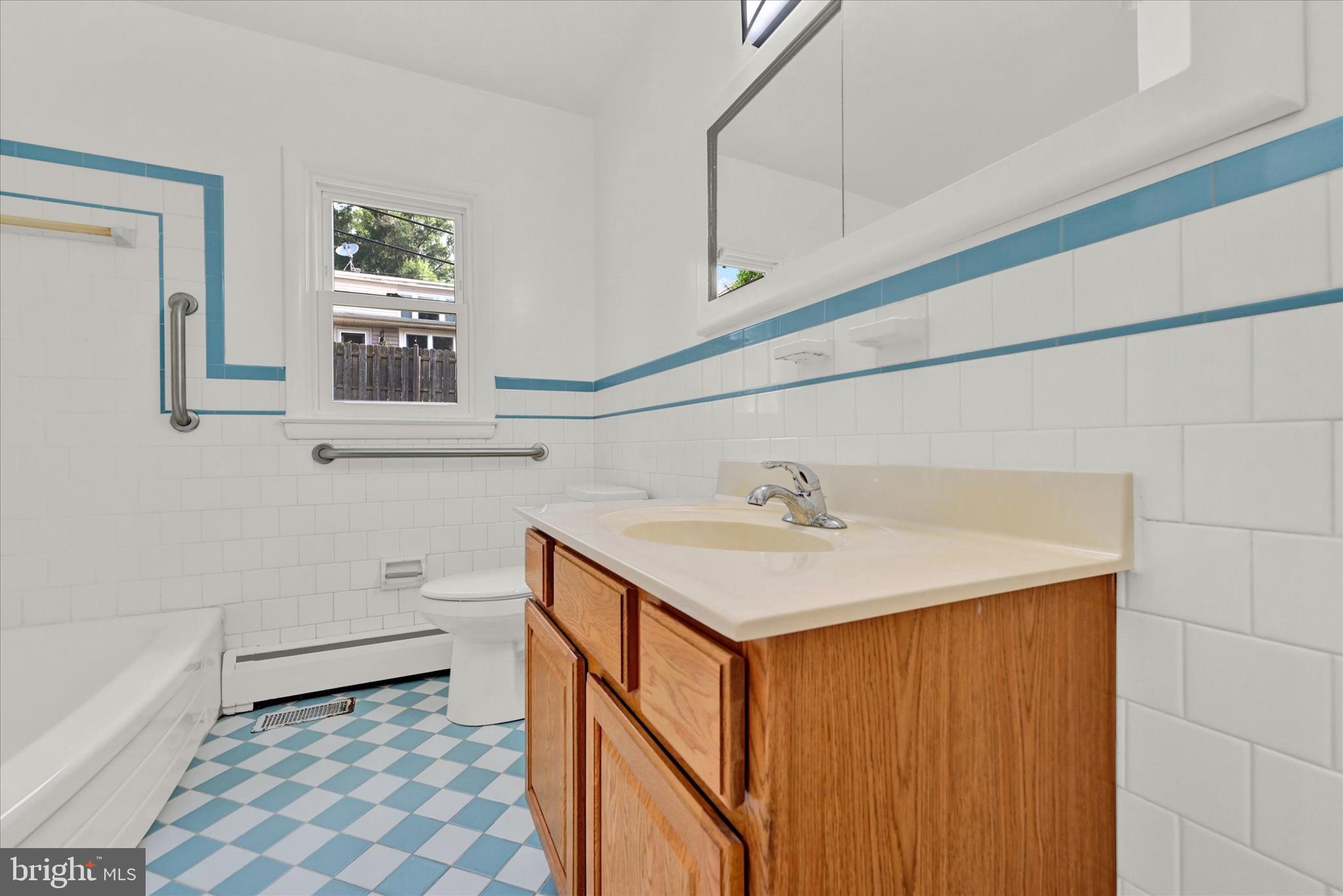 1028 Saint Albans Rd