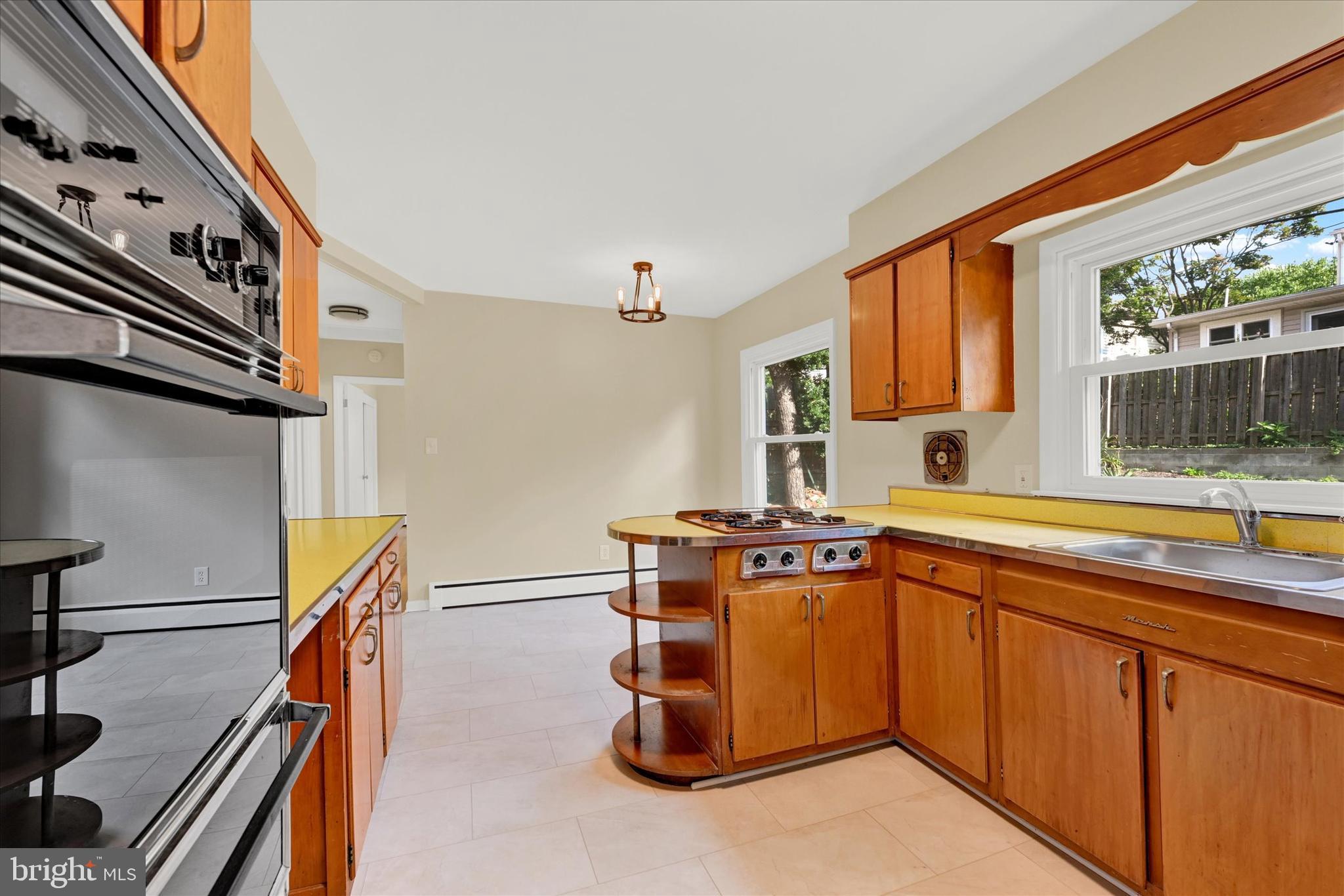 1028 Saint Albans Rd