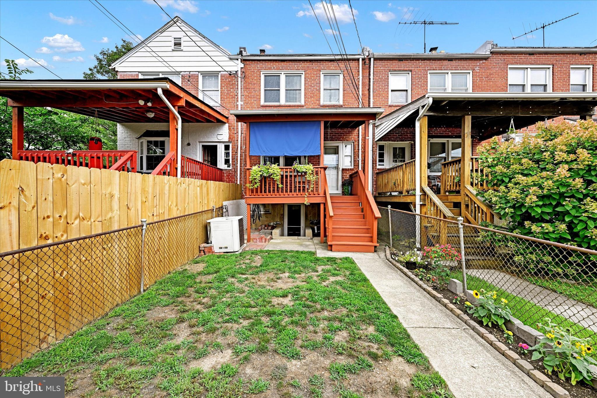 8356 Edgedale