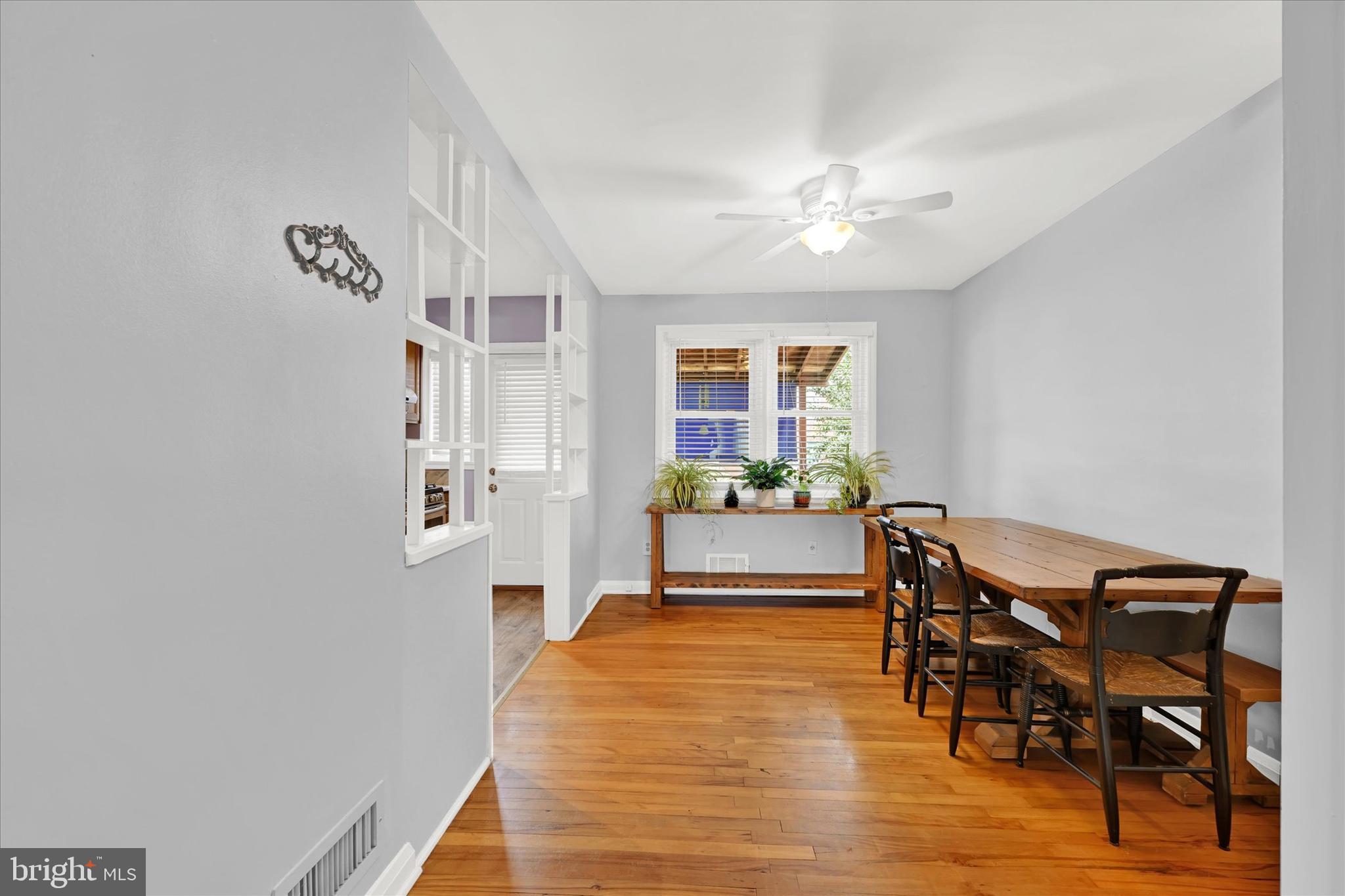 8356 Edgedale