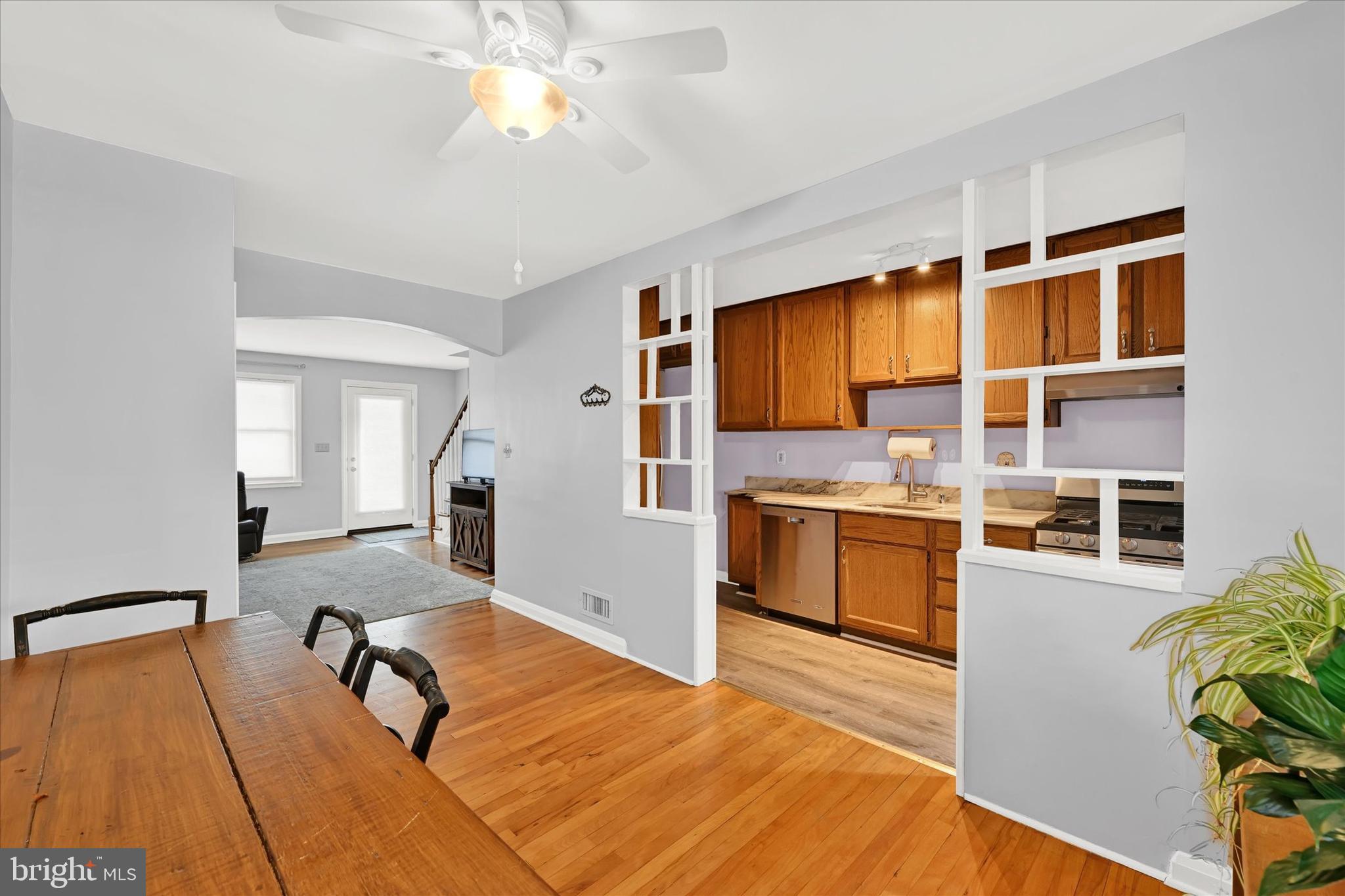 8356 Edgedale
