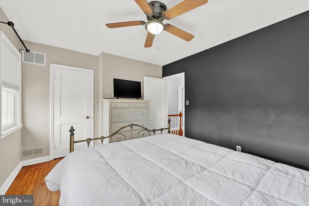 8356 Edgedale