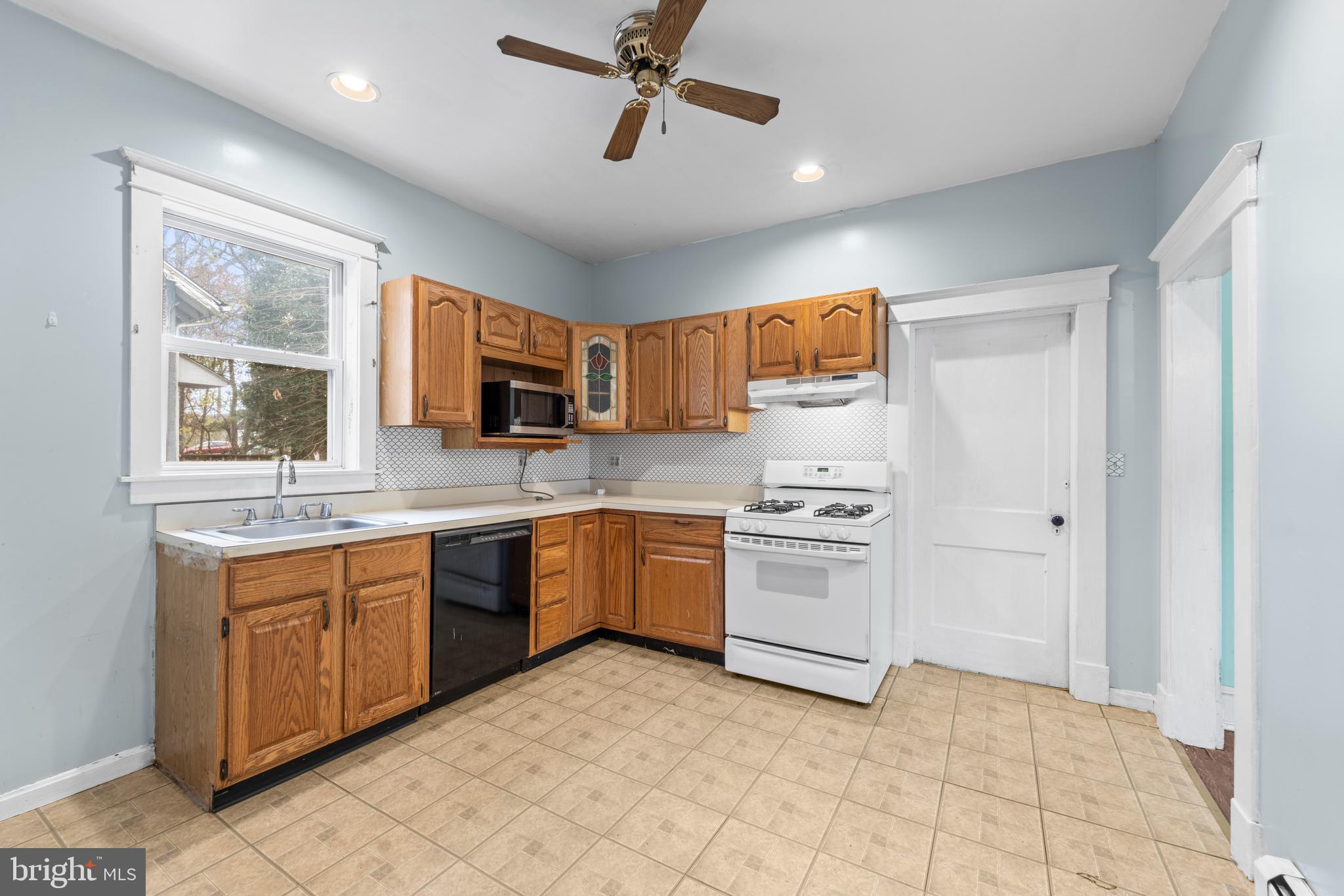 2601 Poplar Dr