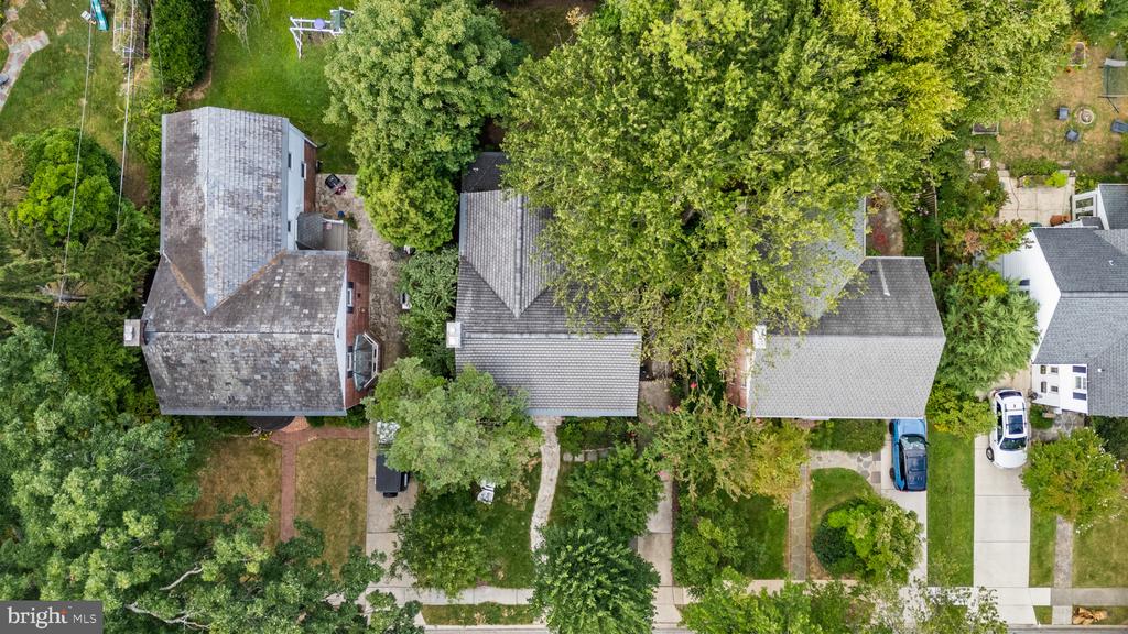 902 GREENLEIGH ROAD