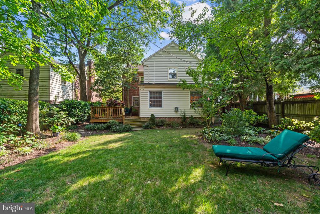 902 GREENLEIGH ROAD