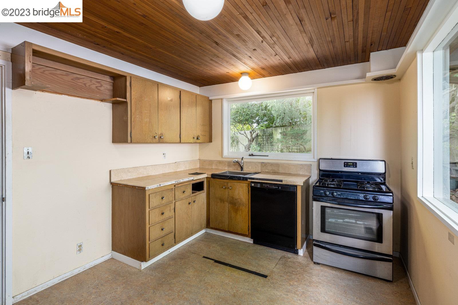 535 Grizzly Peak Blvd