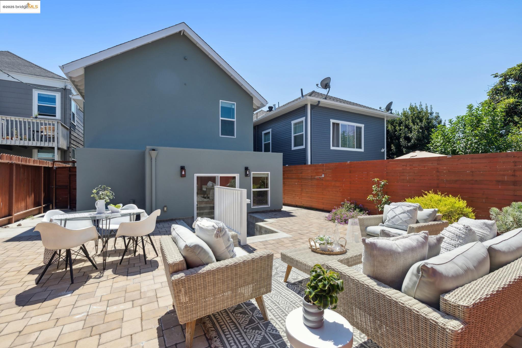 864 Arlington Ave