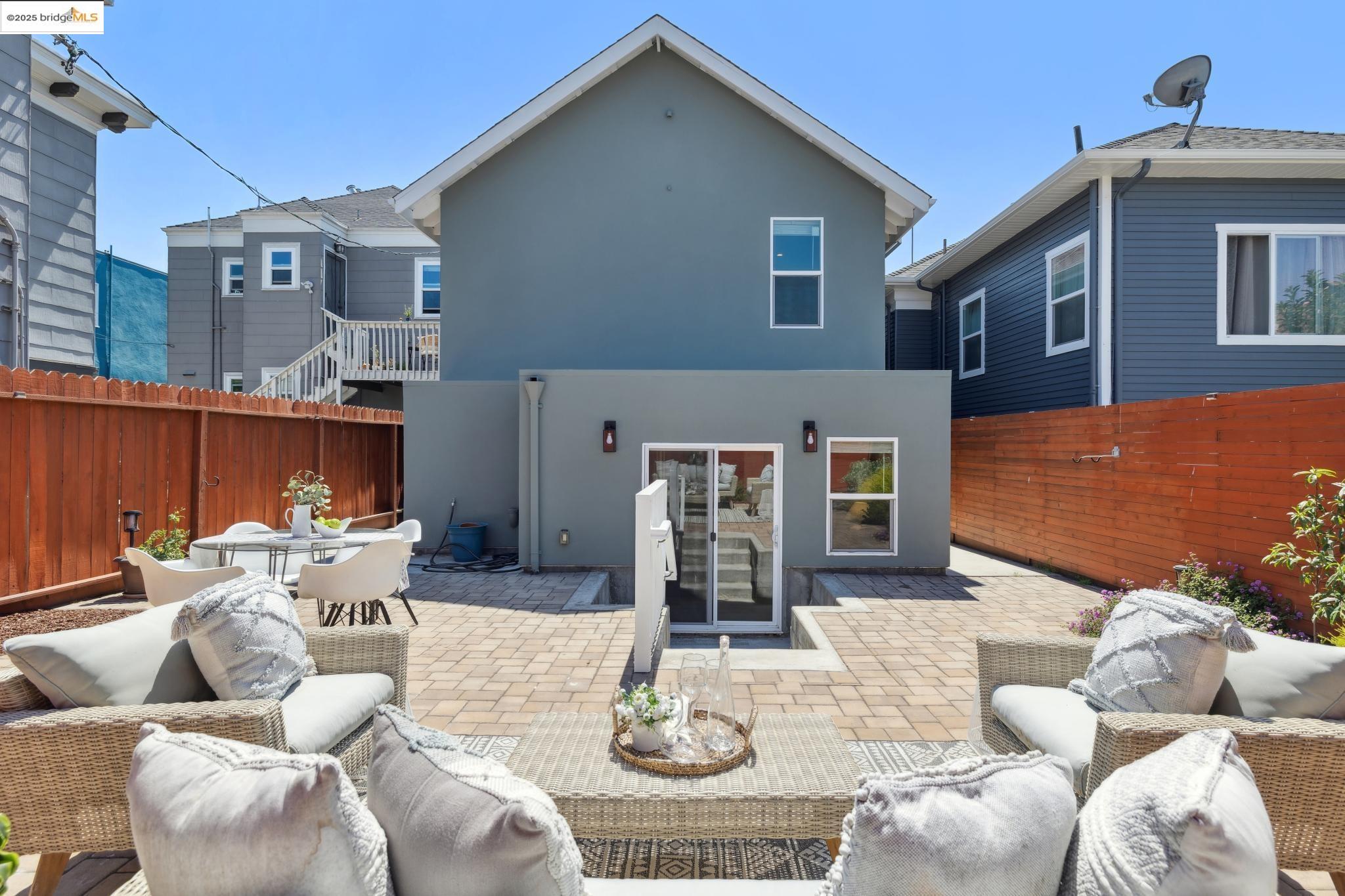864 Arlington Ave