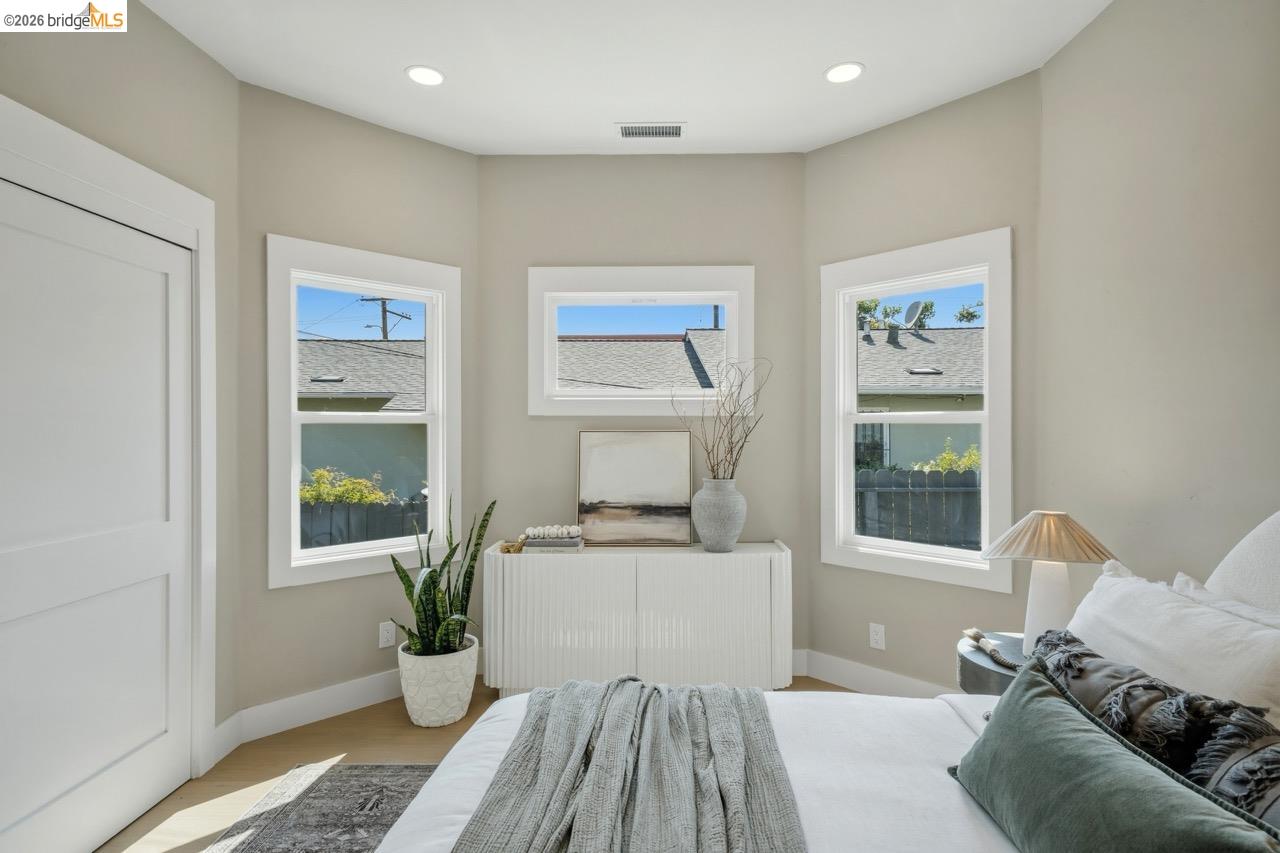 1009 Addison