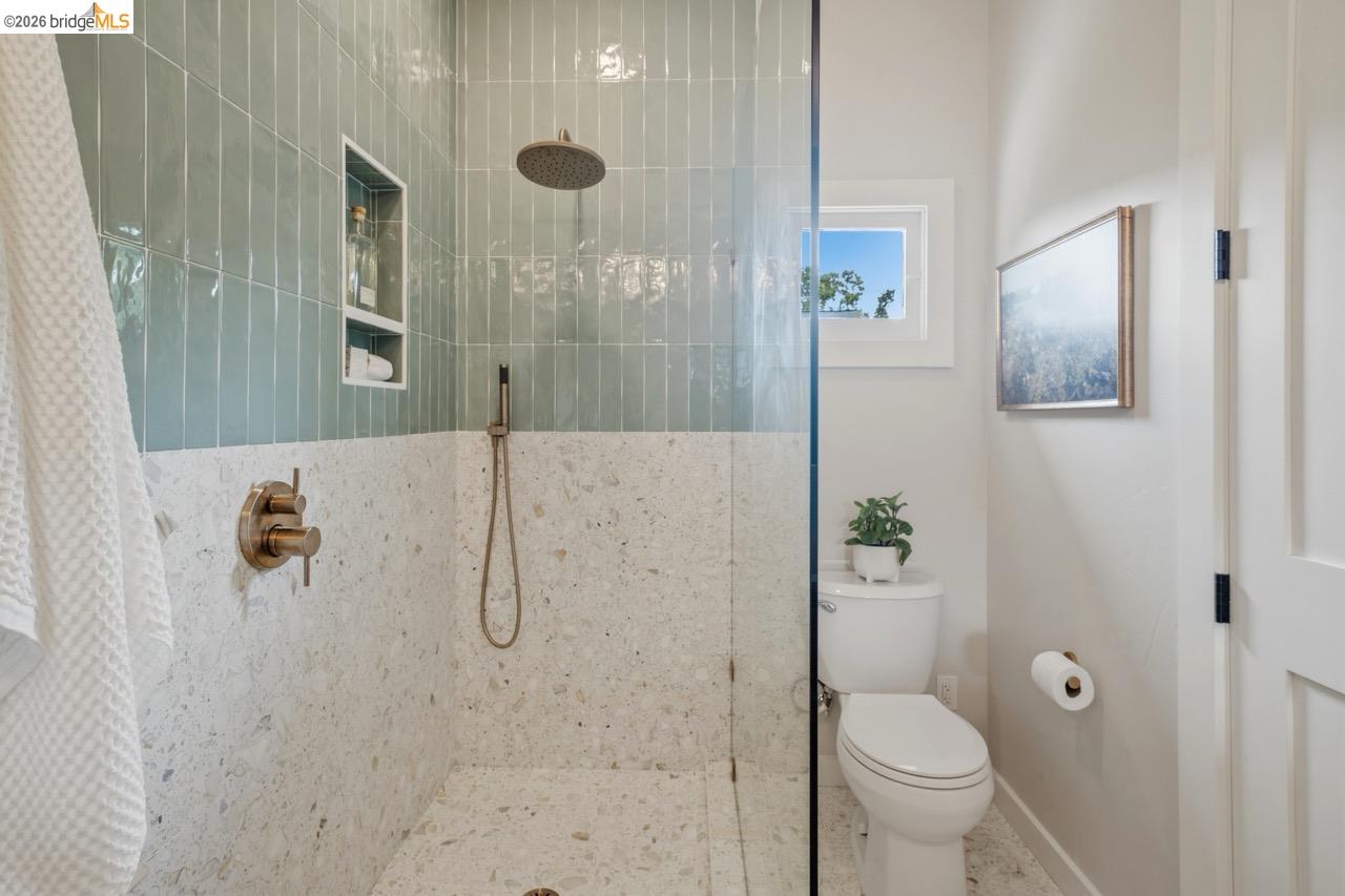 1009 Addison