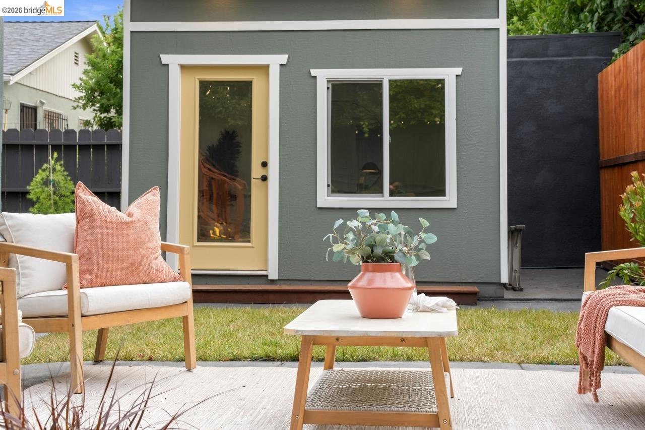 1009 Addison