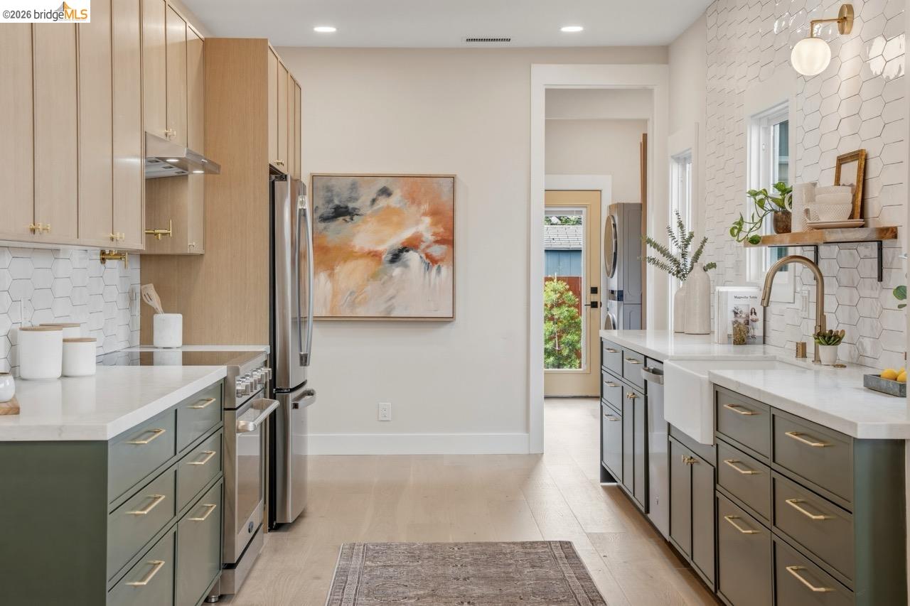 1009 Addison