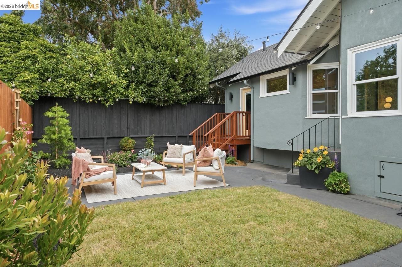 1009 Addison
