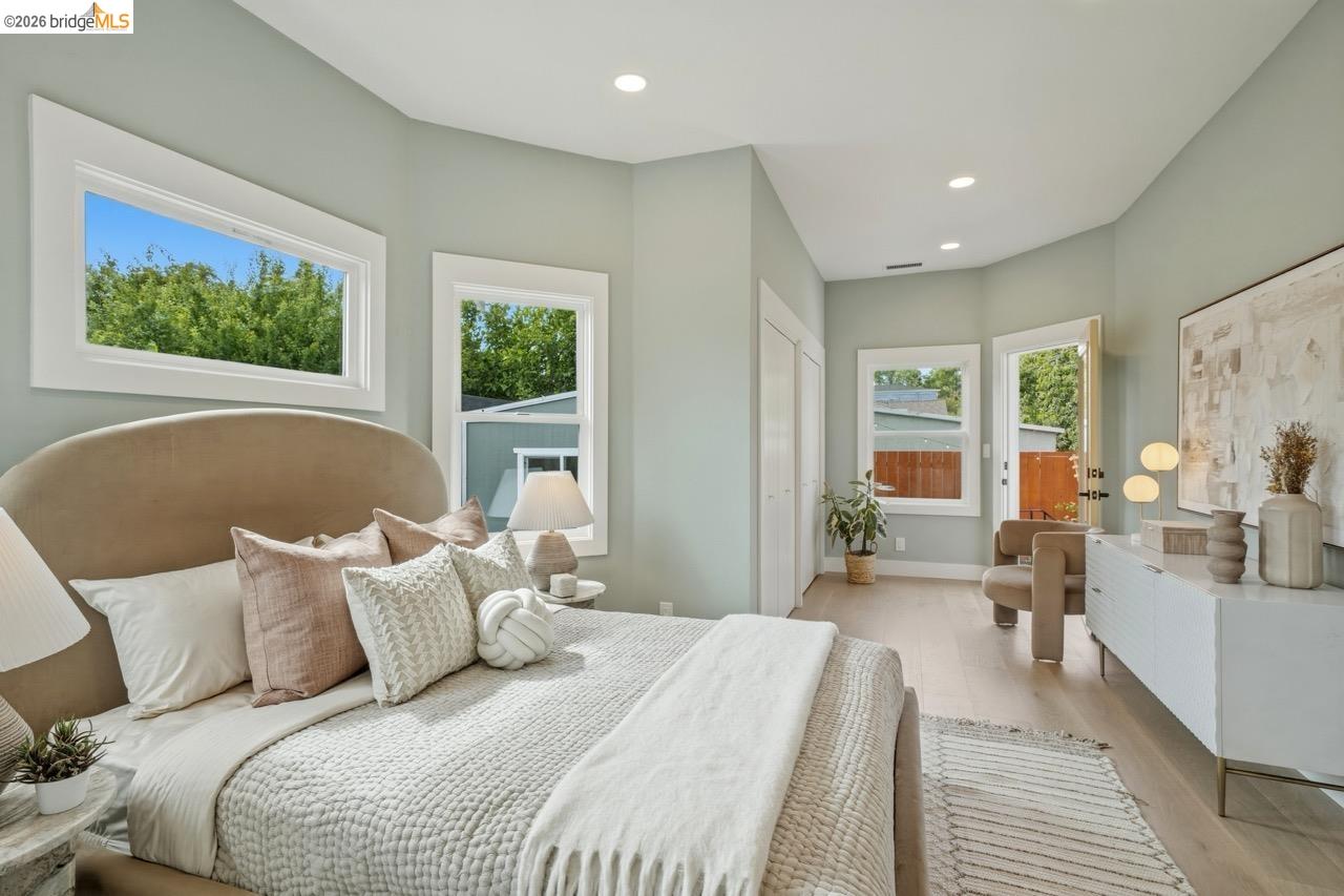 1009 Addison