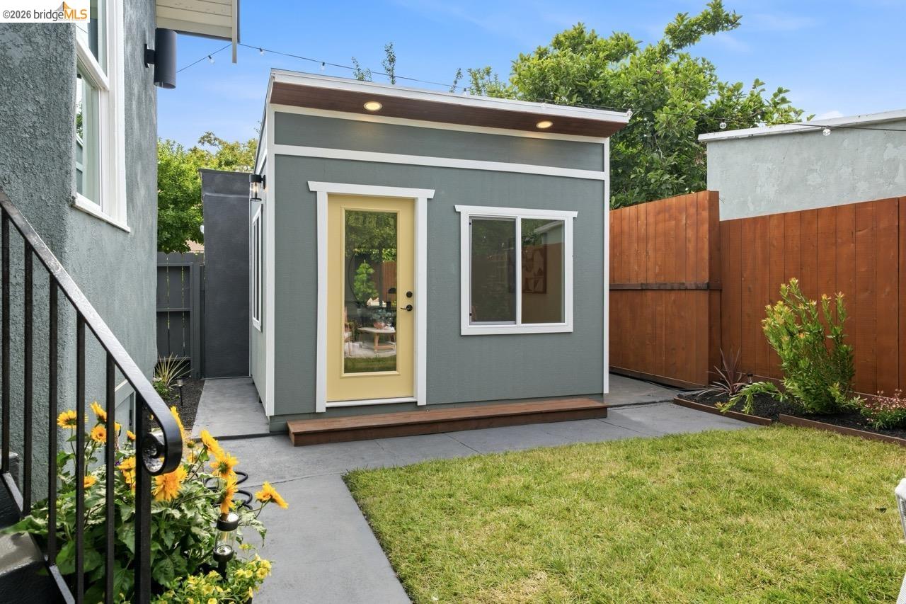 1009 Addison