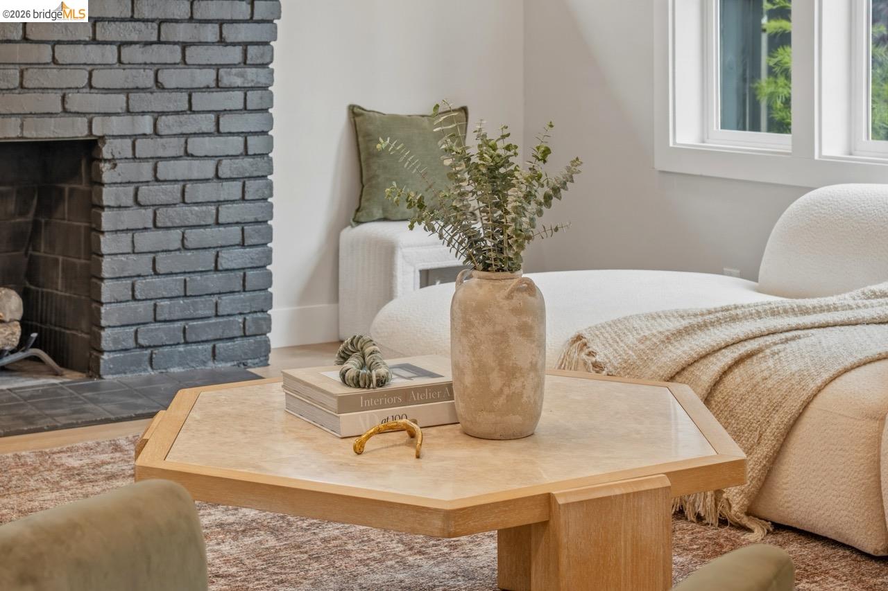 1009 Addison