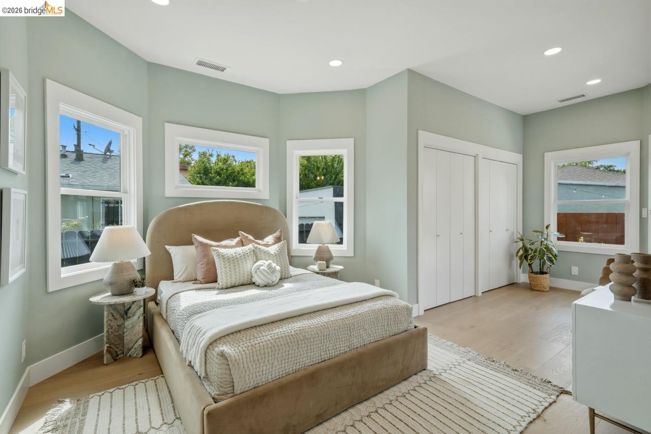1009 Addison