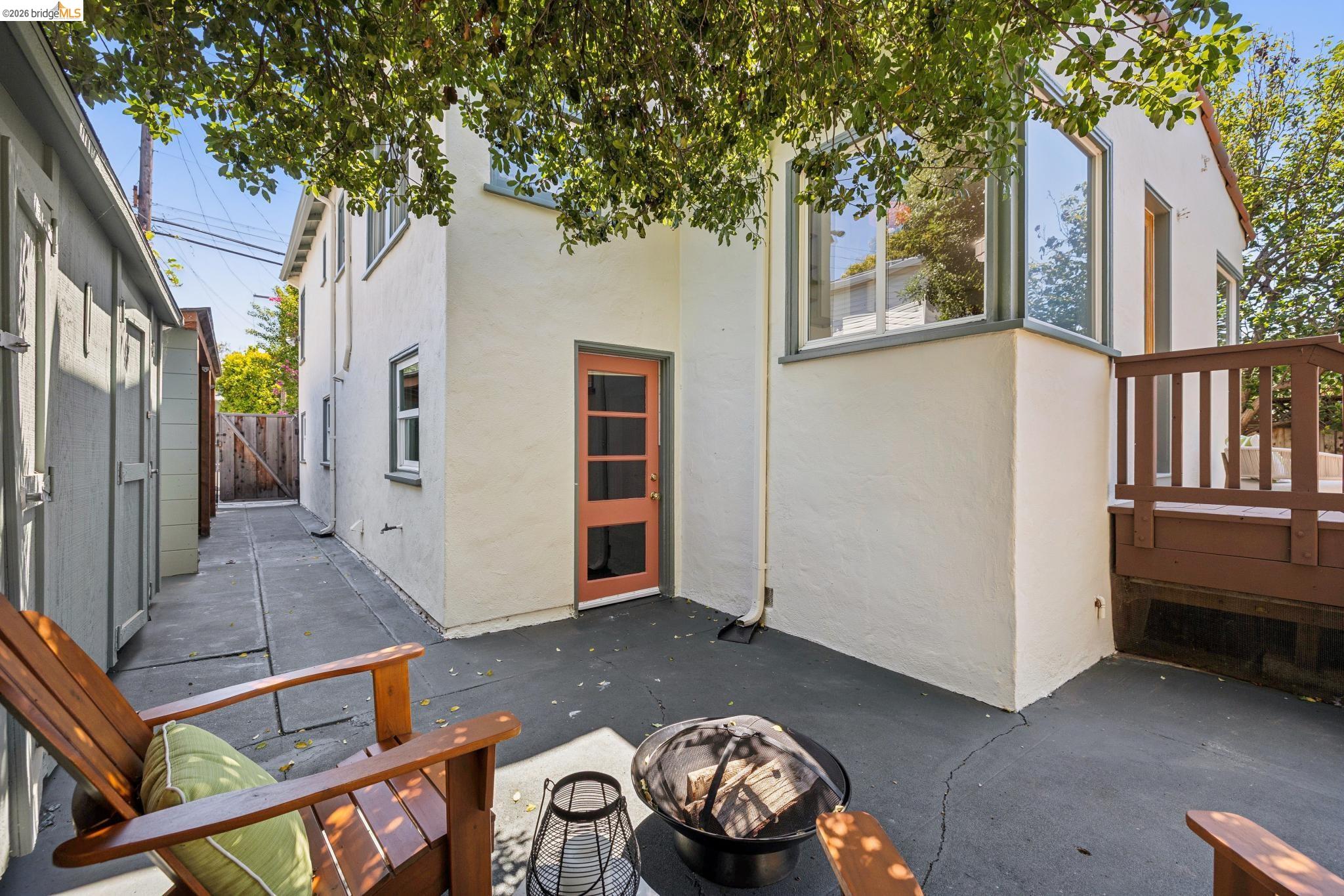 965 Virginia St