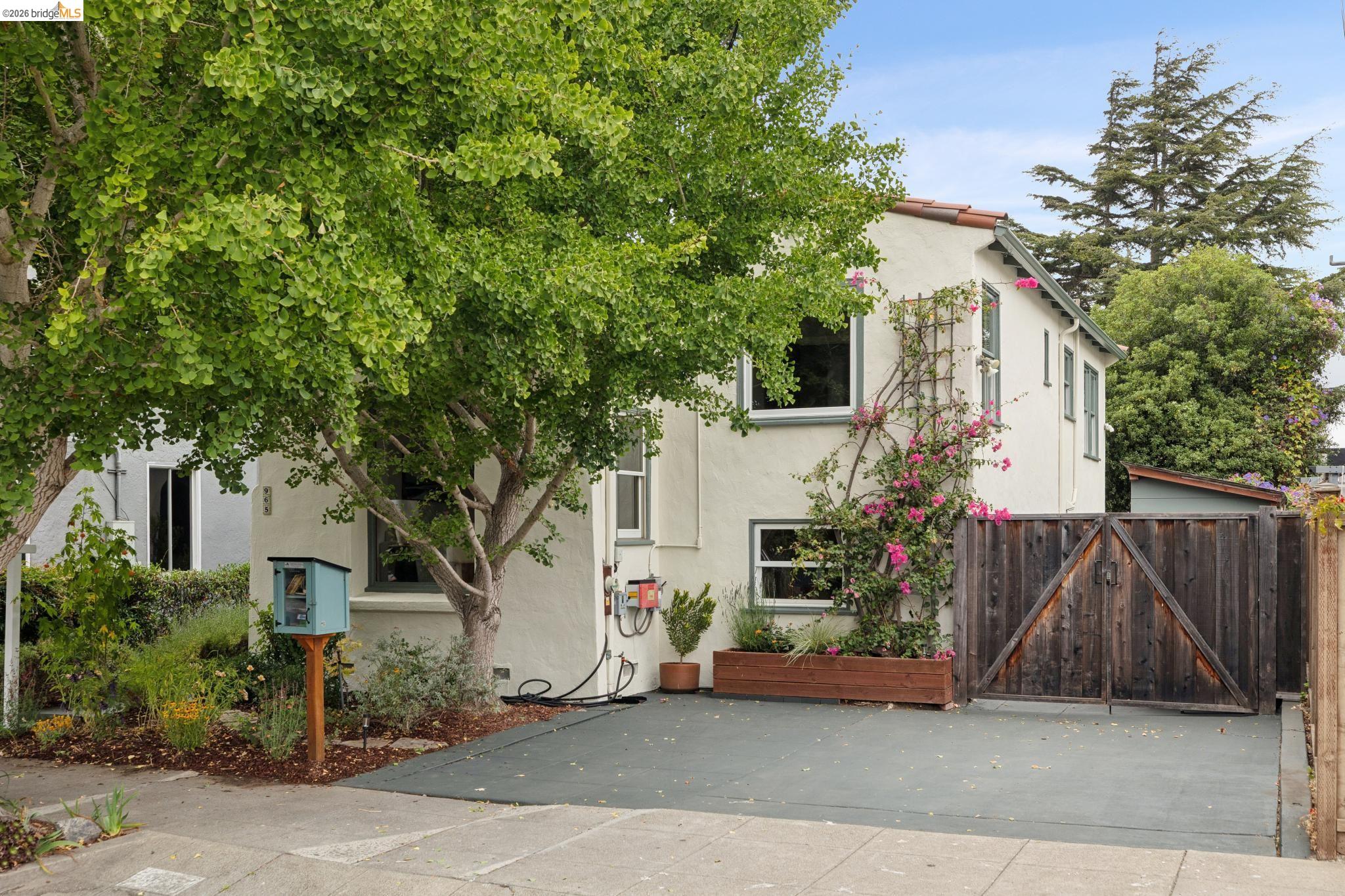 965 Virginia St