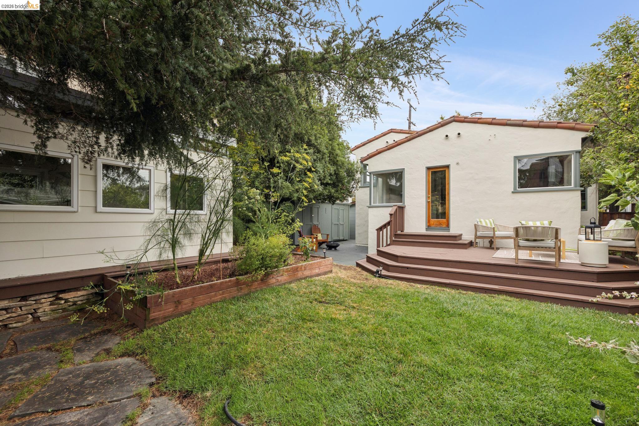 965 Virginia St