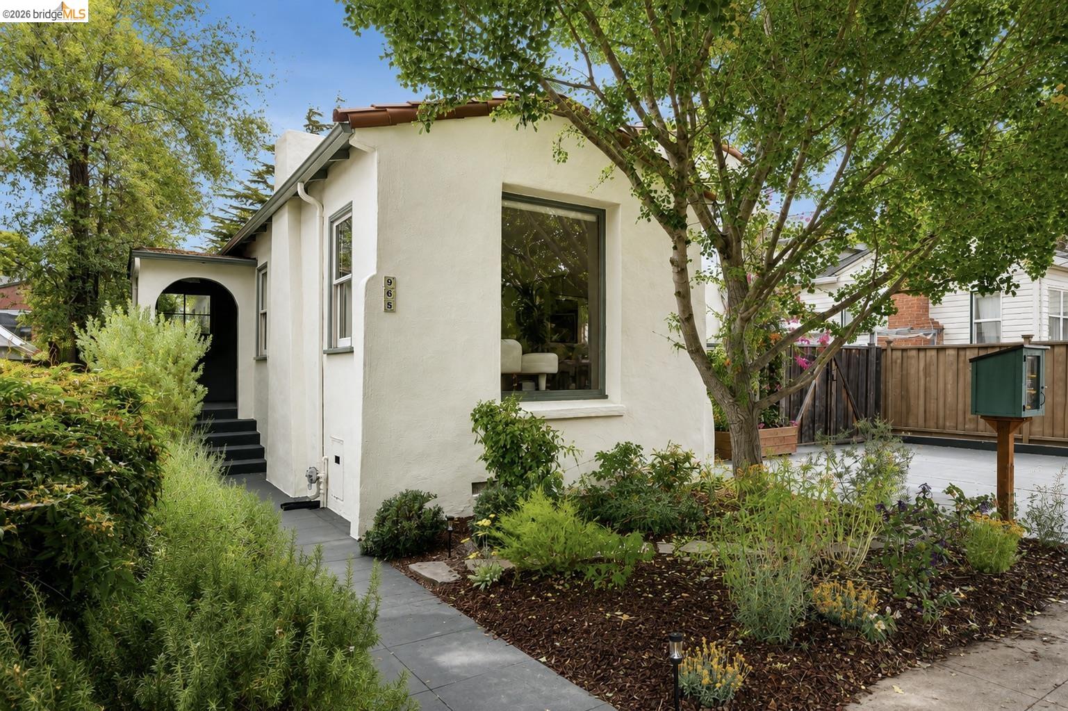 965 Virginia St