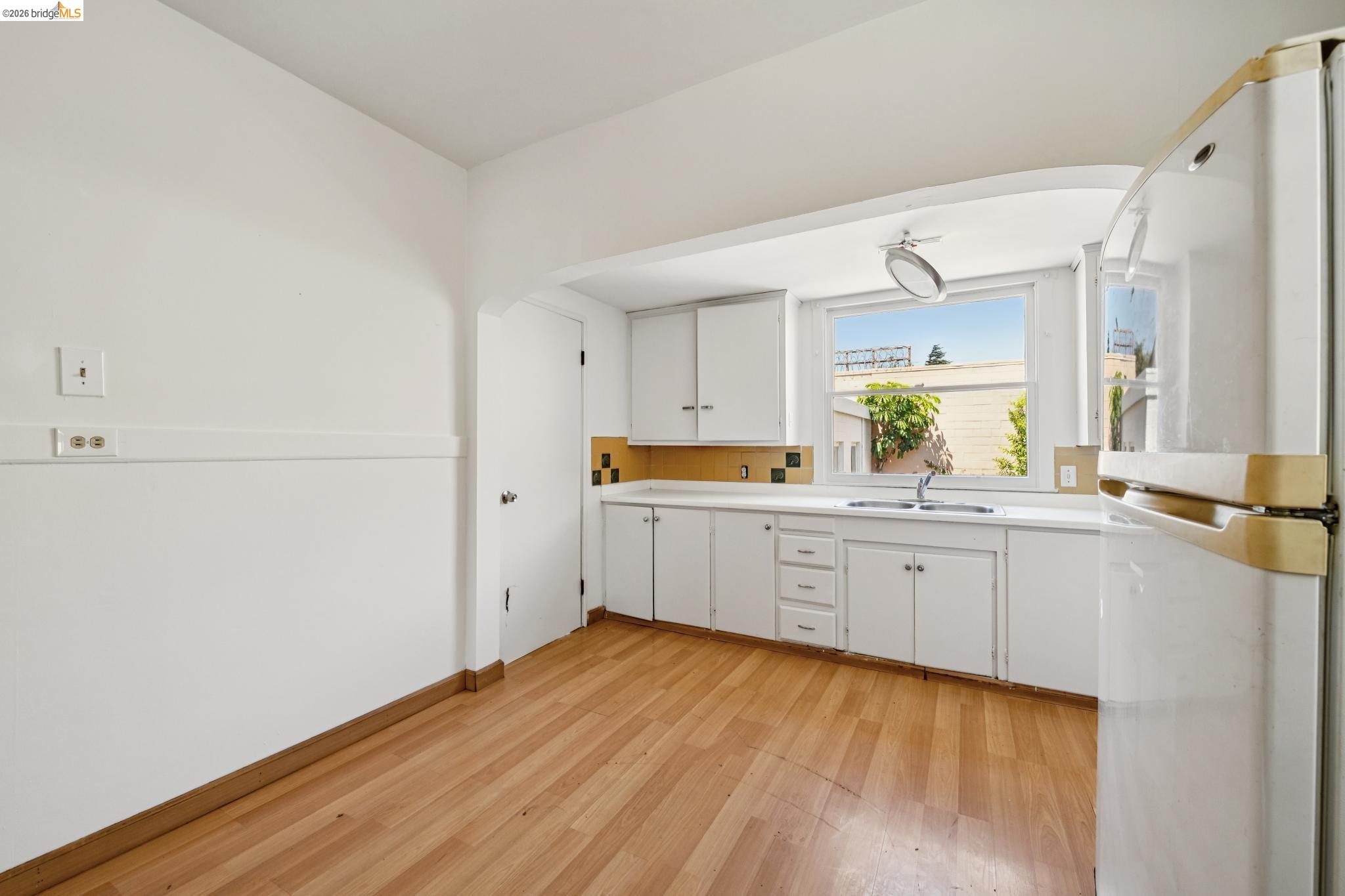 1129 Marin Ave