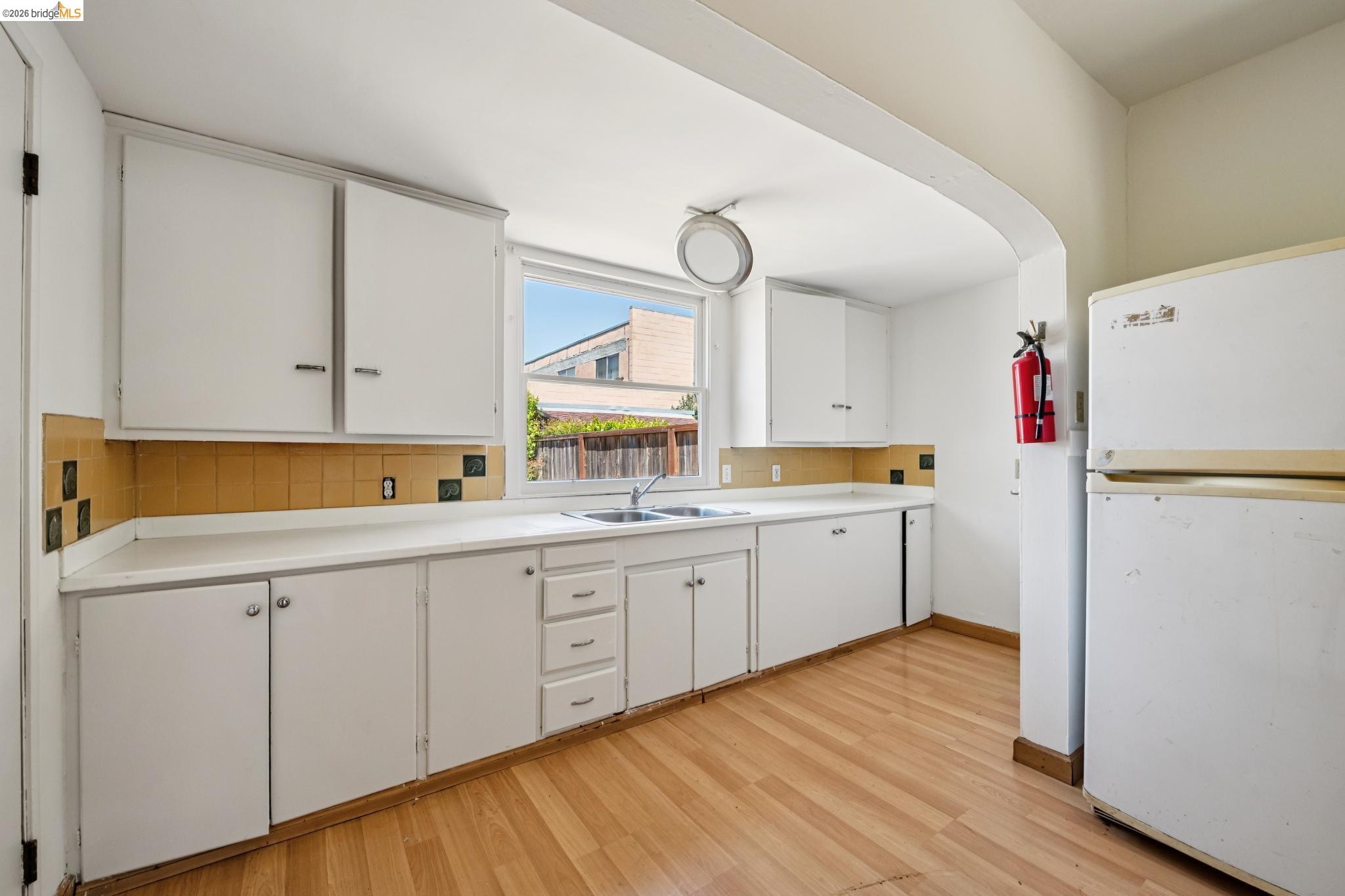 1129 Marin Ave