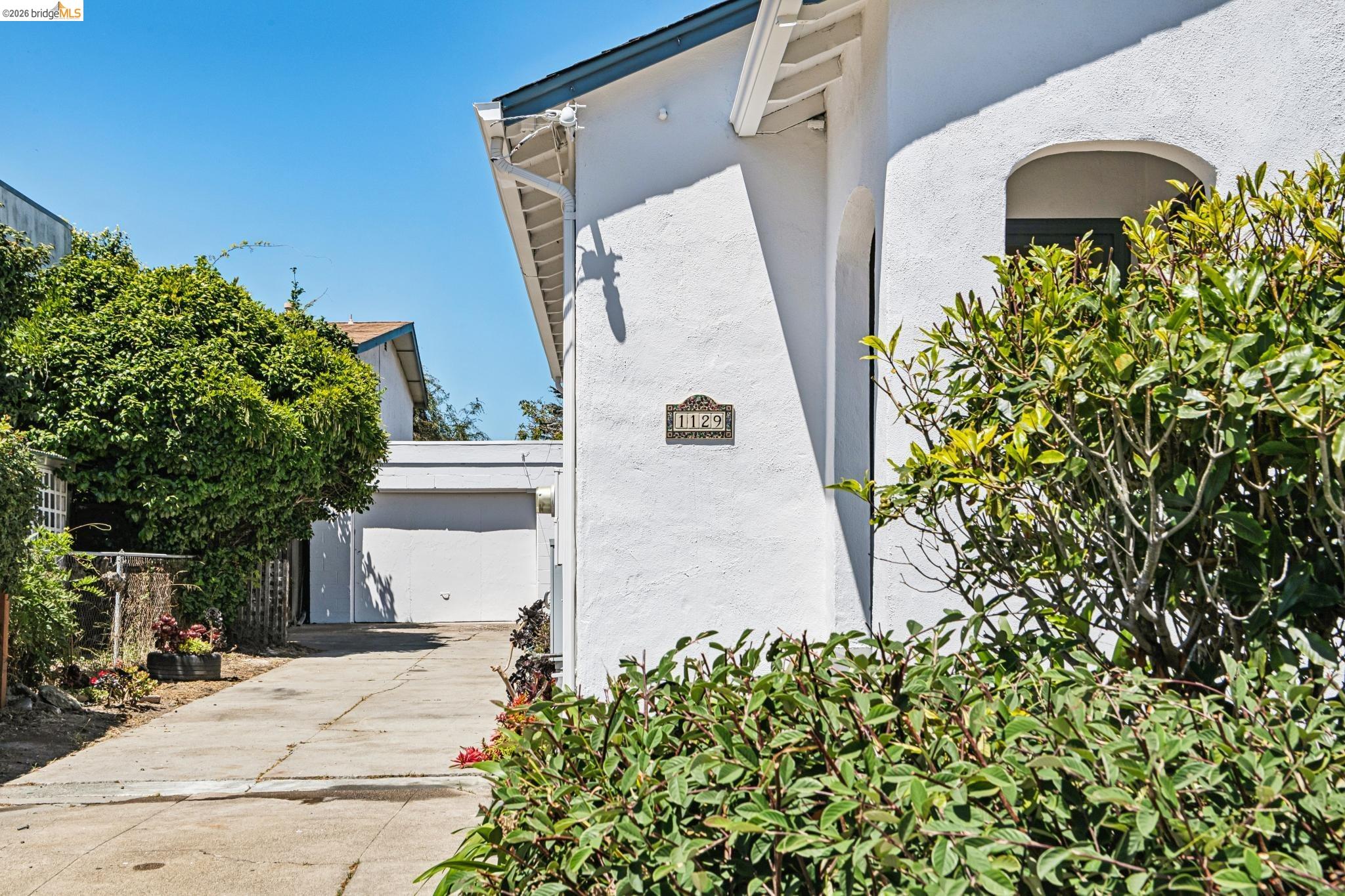 1129 Marin Ave