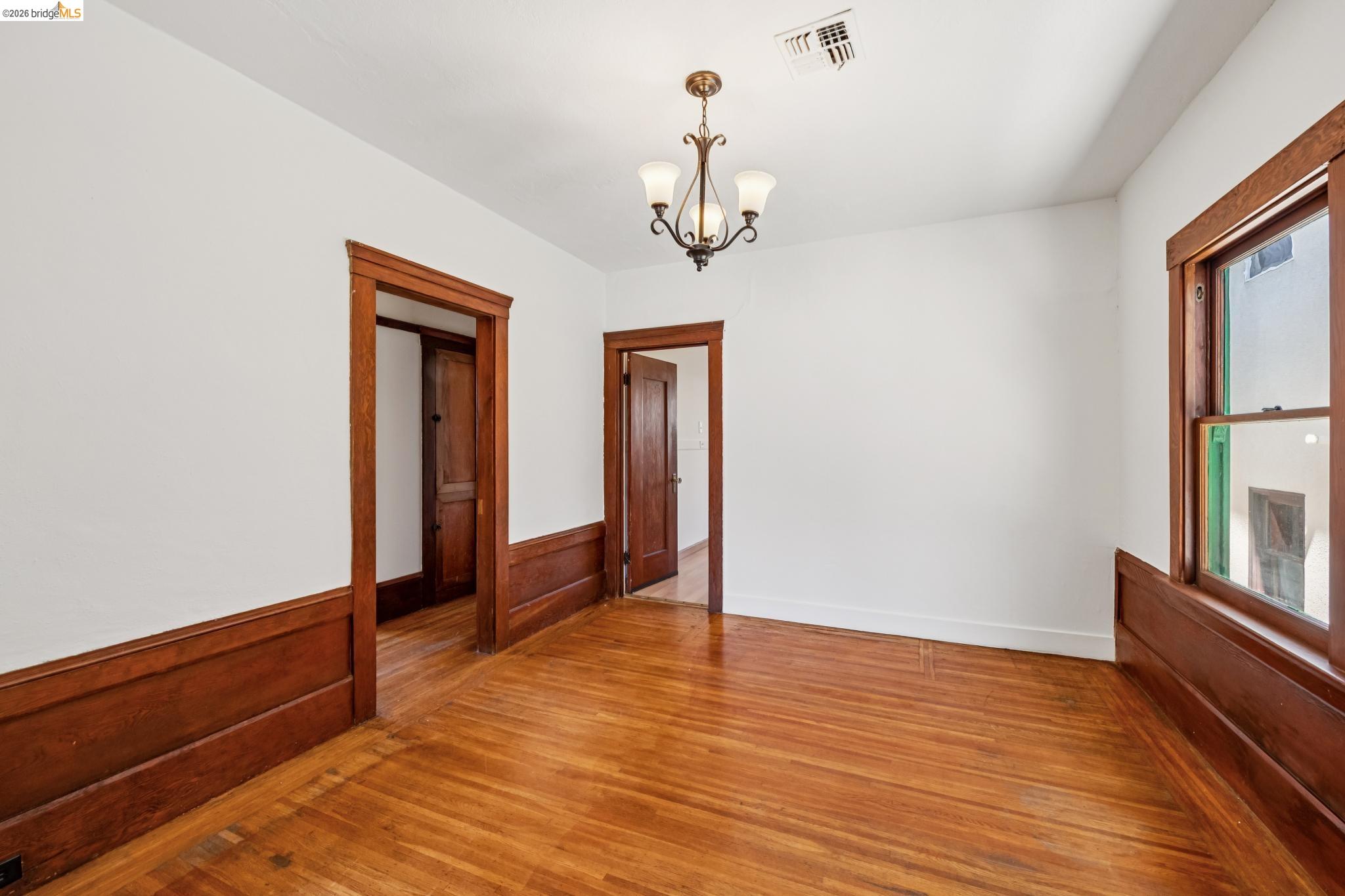 1129 Marin Ave