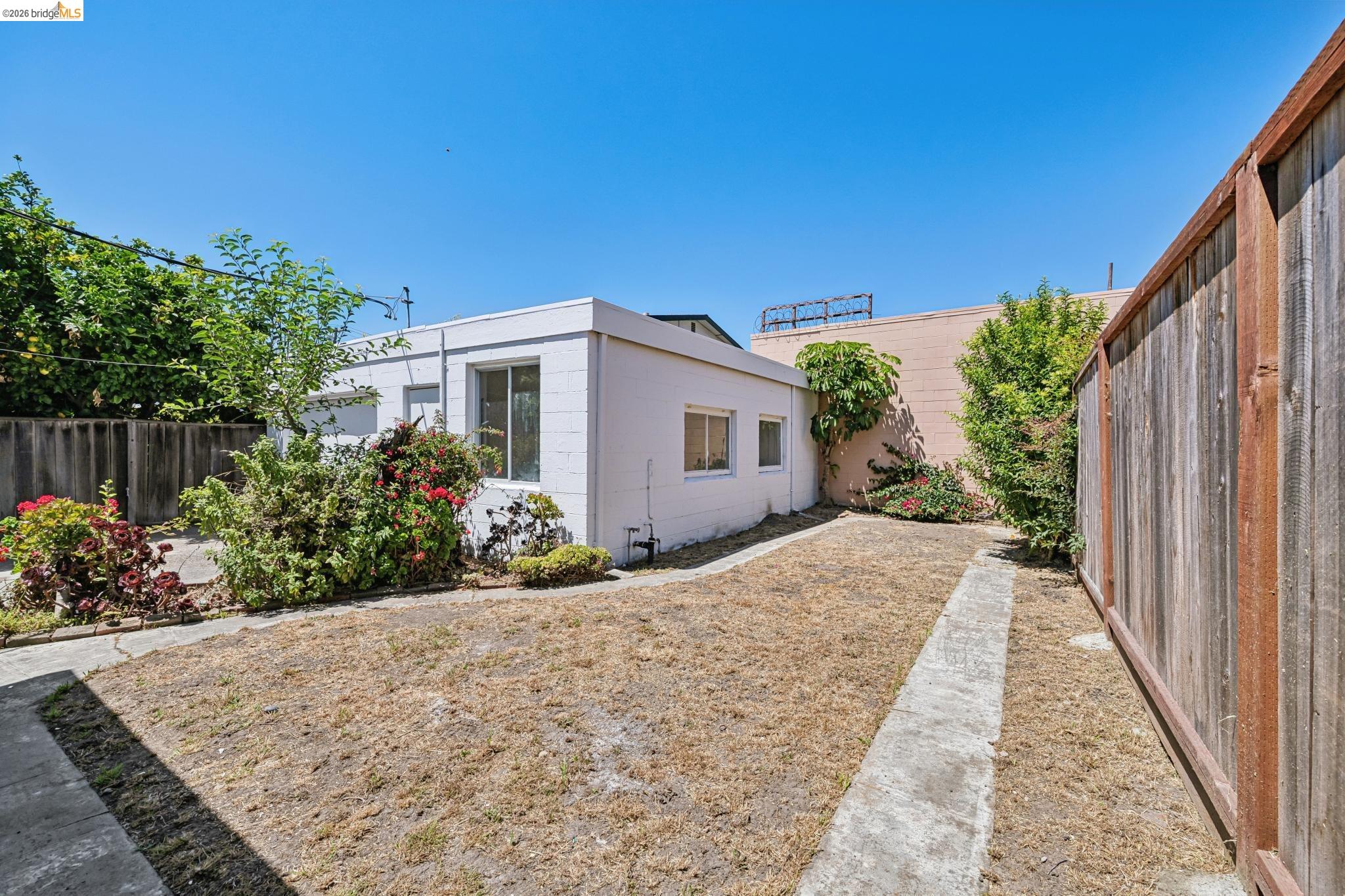 1129 Marin Ave