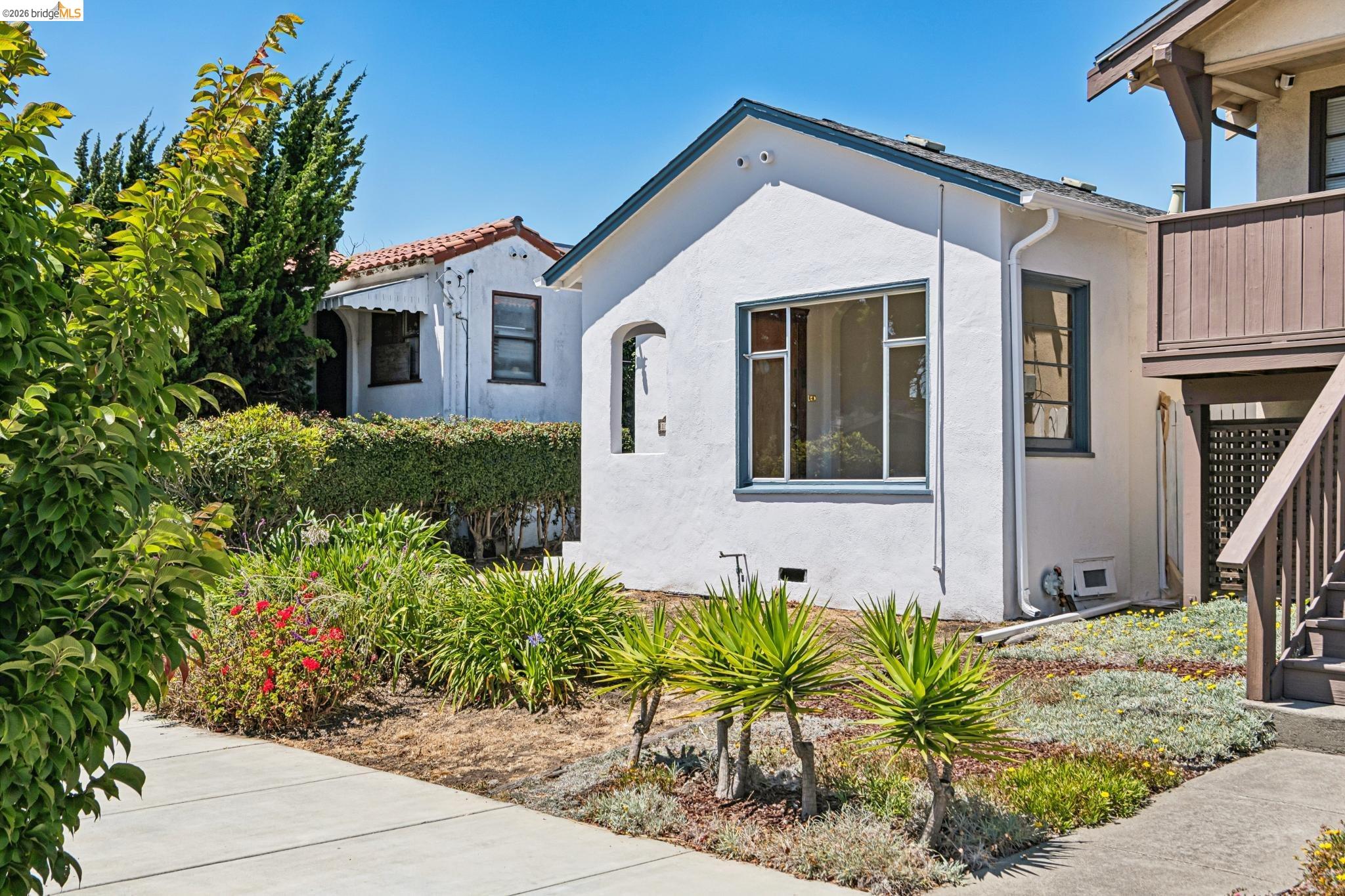 1129 Marin Ave