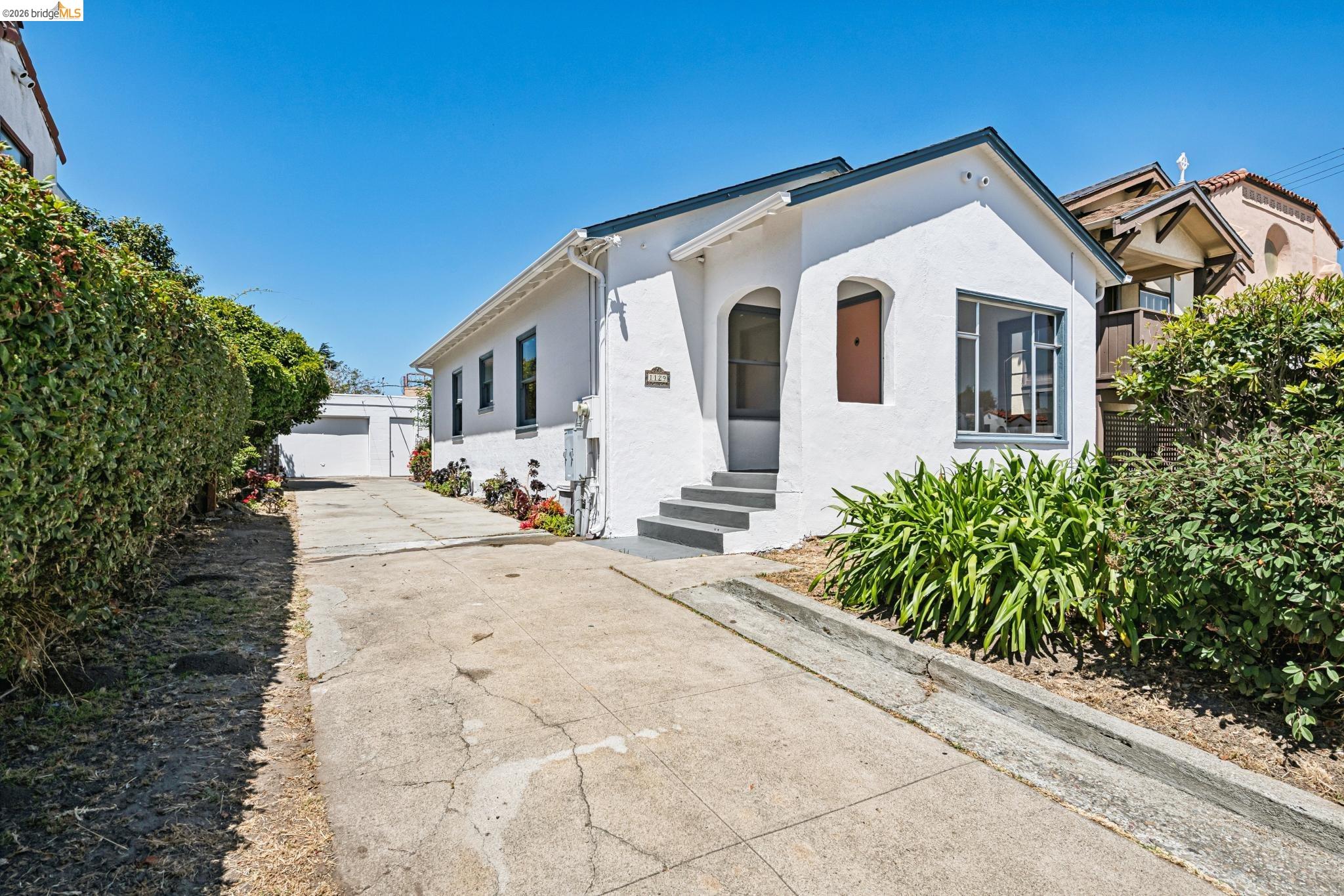 1129 Marin Ave