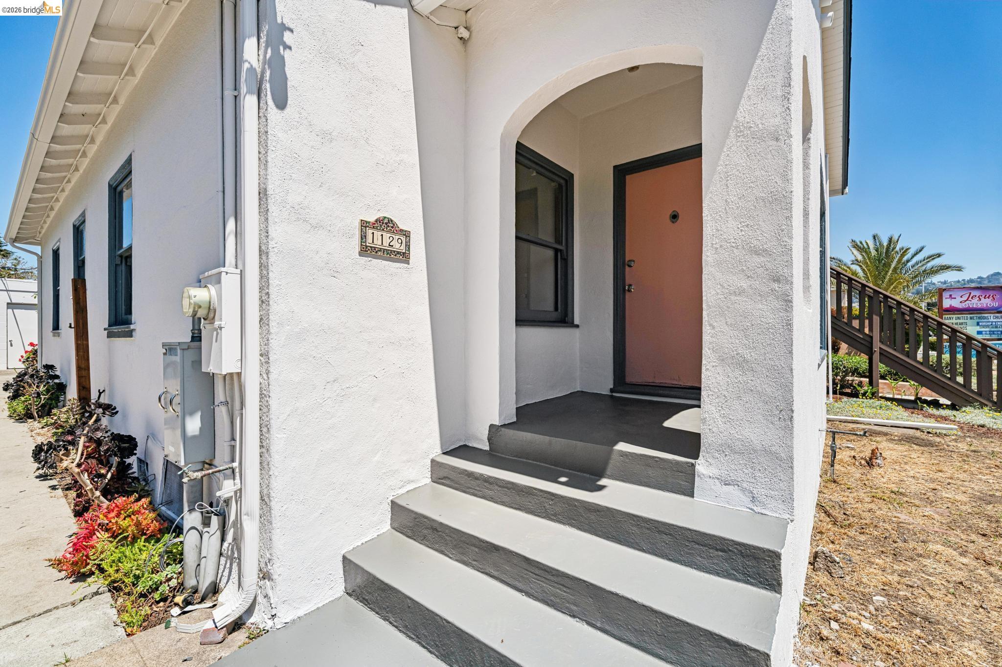 1129 Marin Ave