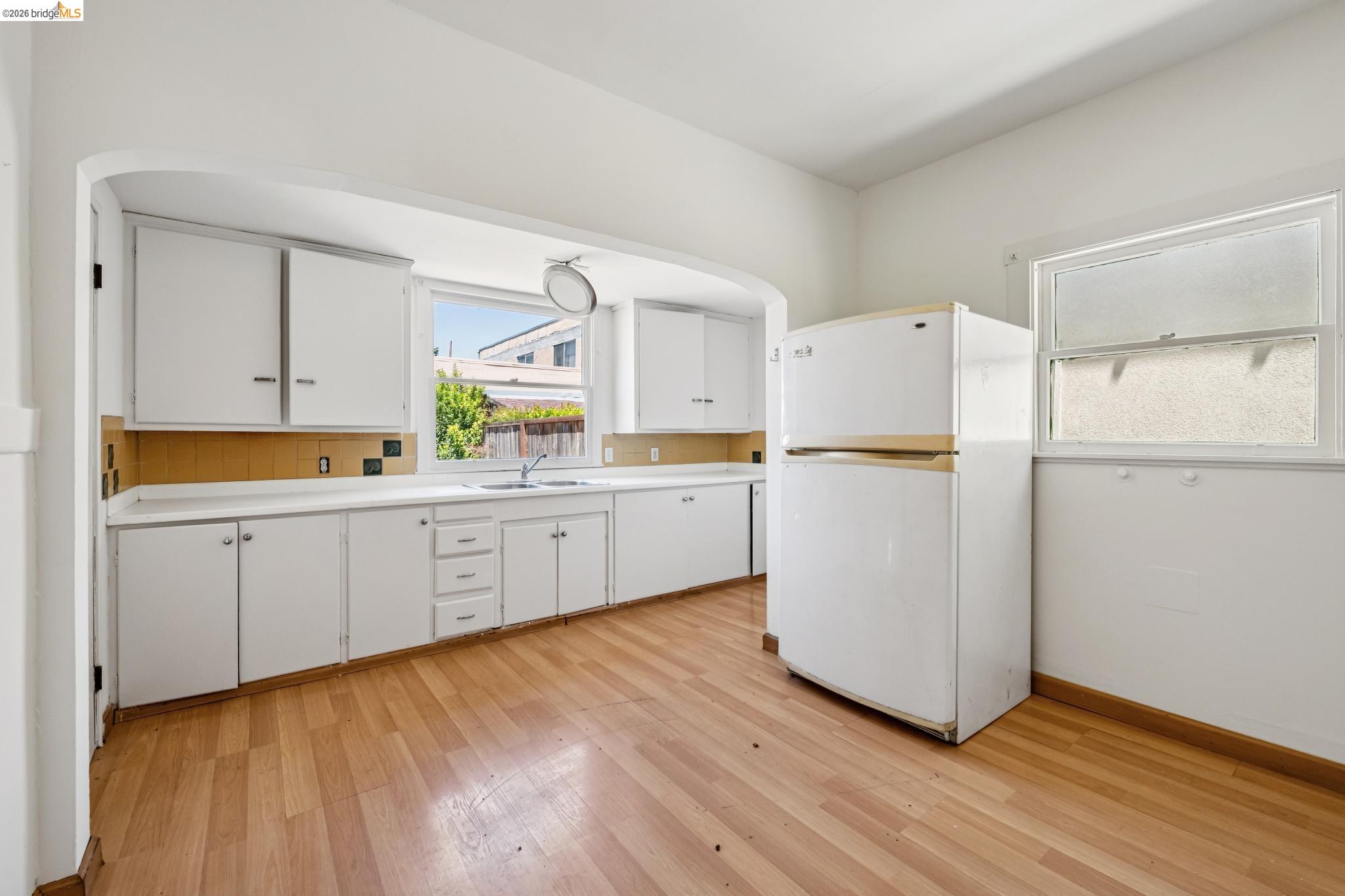 1129 Marin Ave