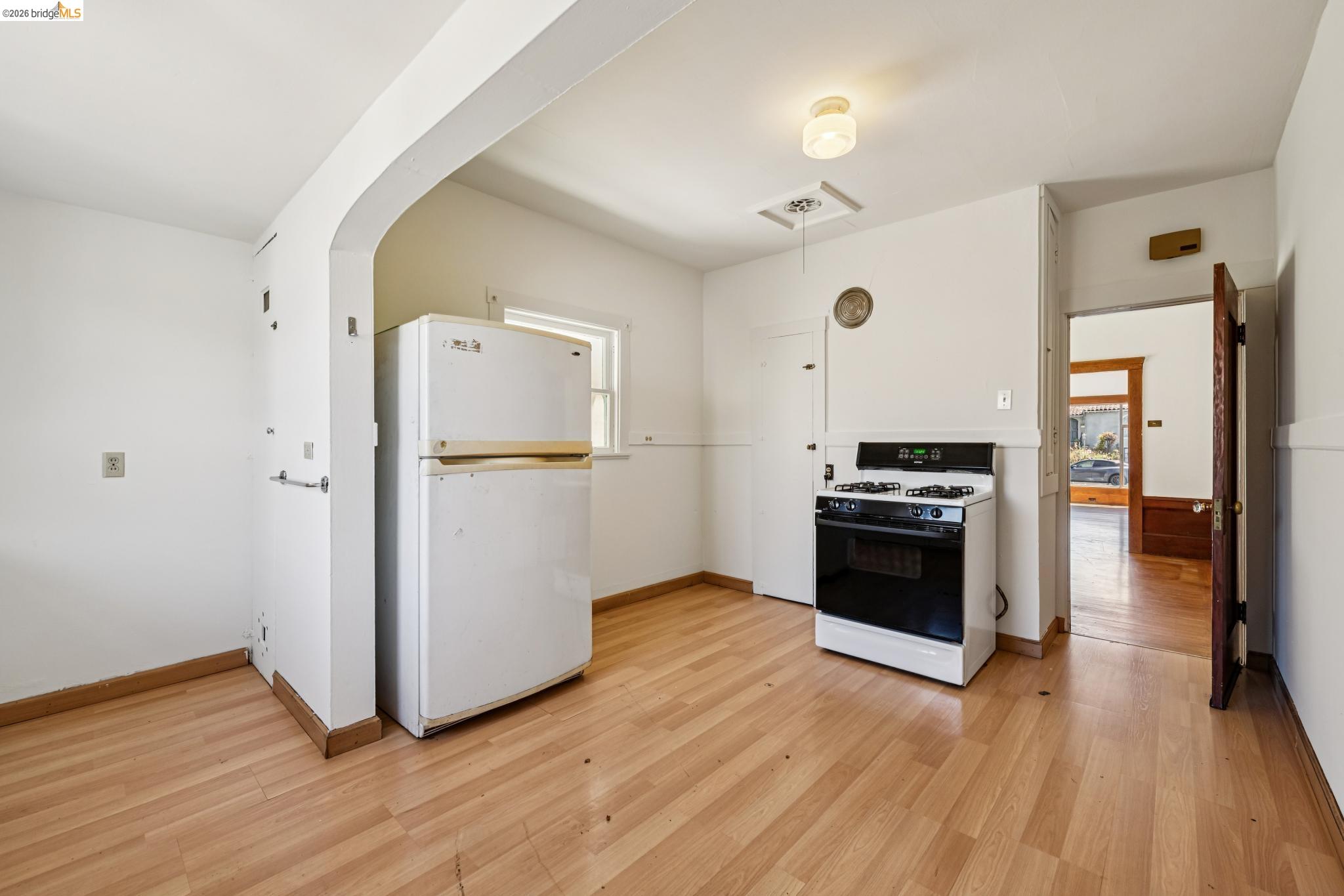 1129 Marin Ave