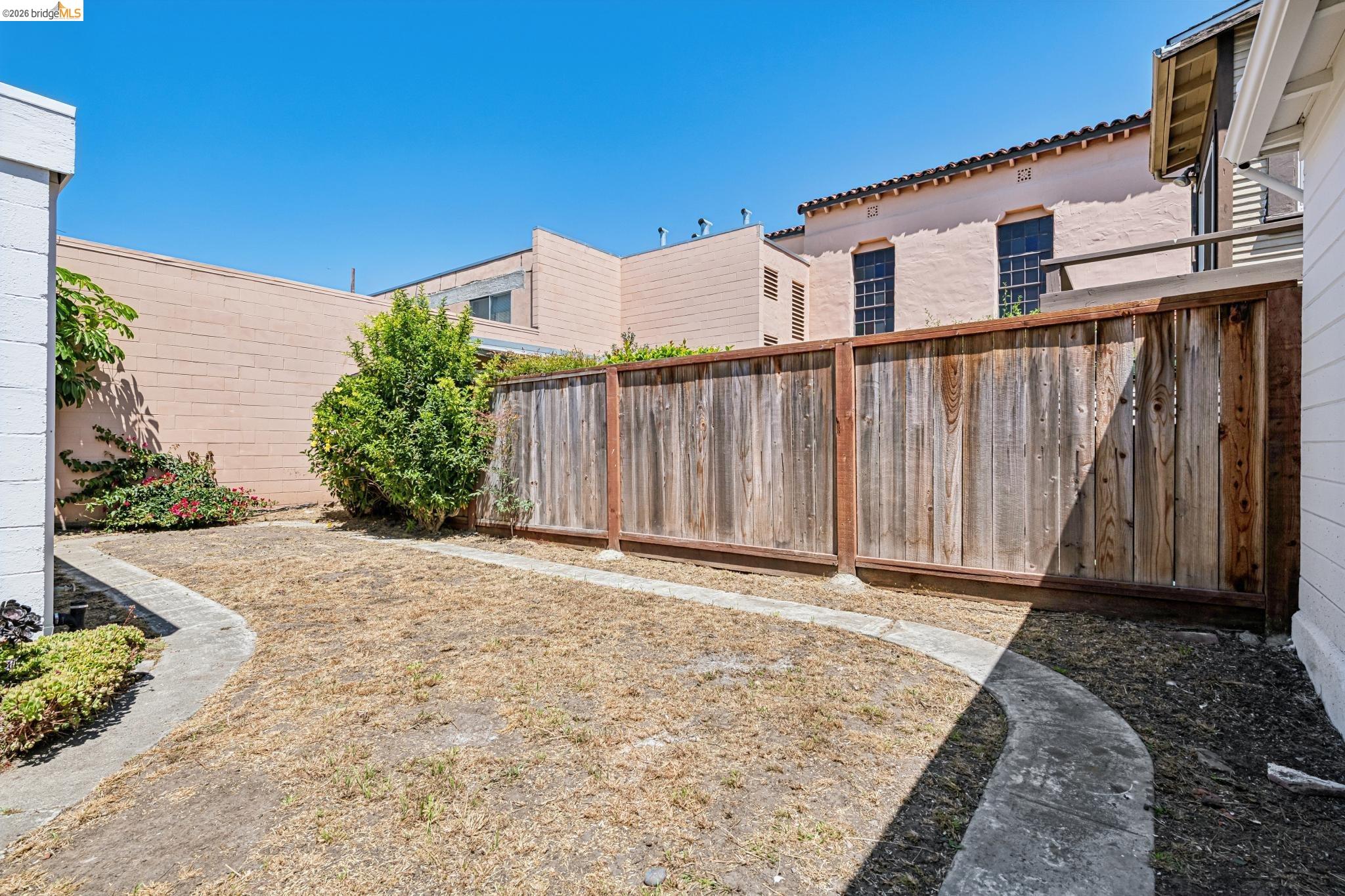 1129 Marin Ave