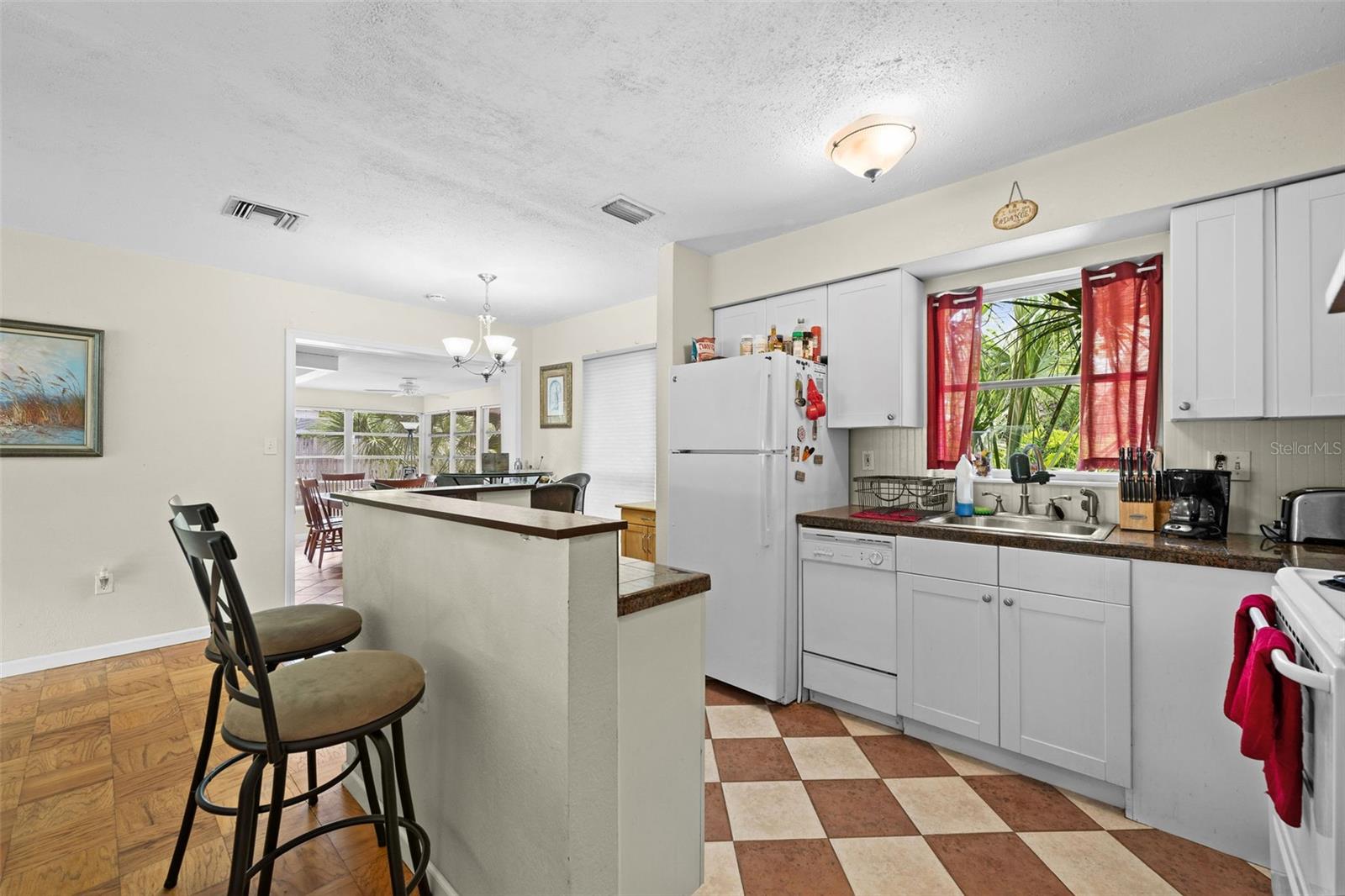 2825 PARANDOR PL
