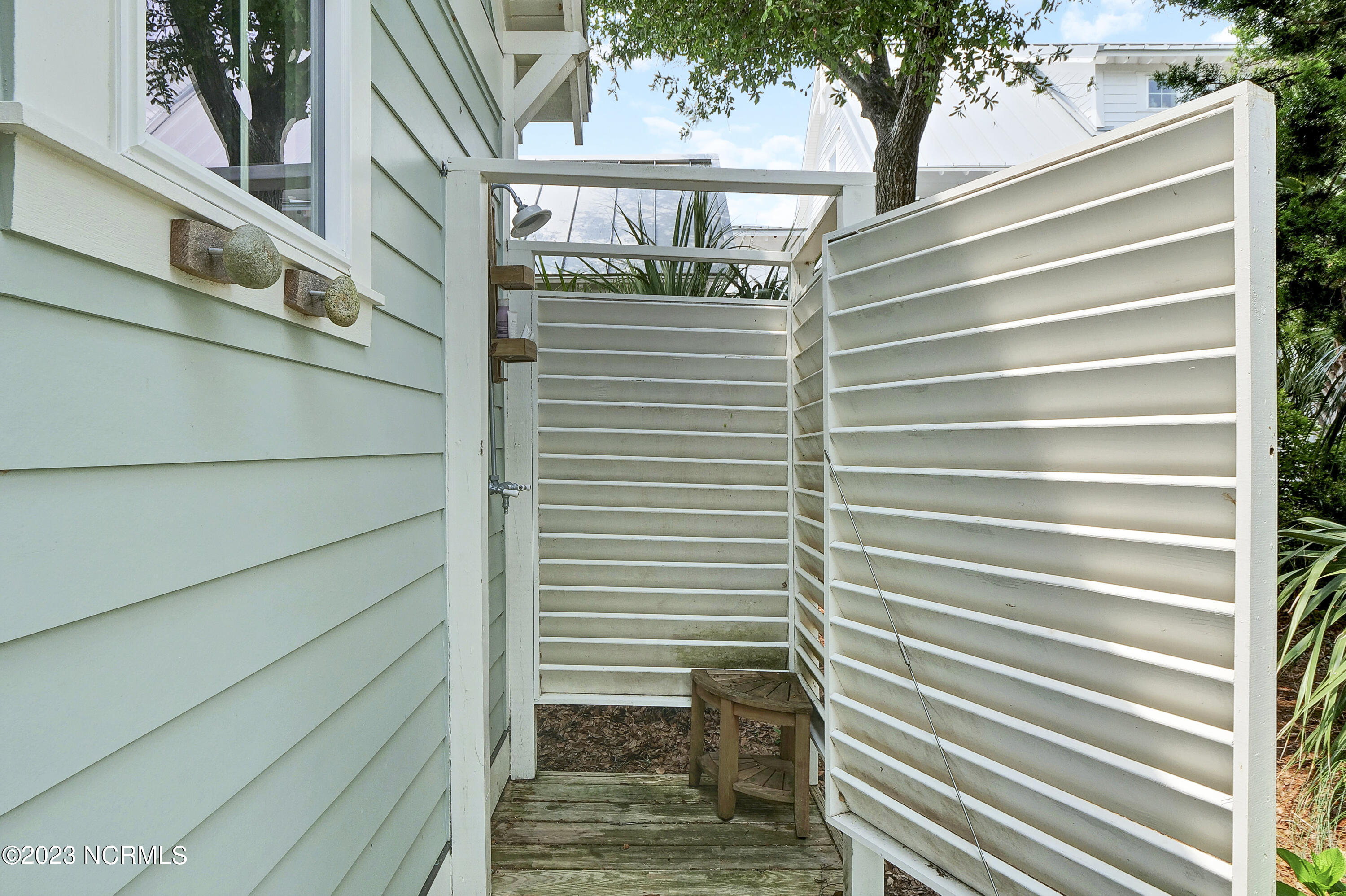 206 SE Beach Drive
