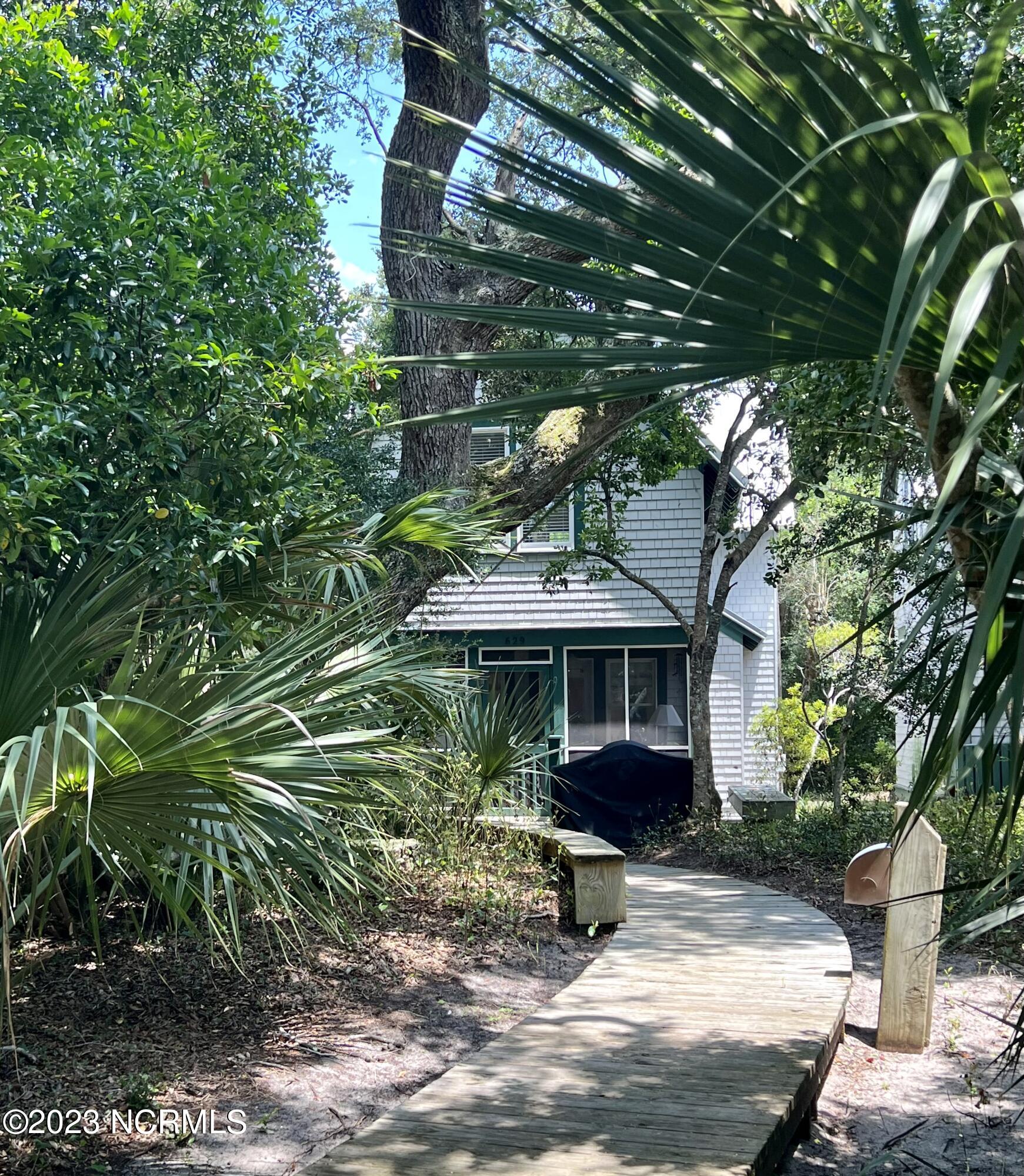 629 Kinnakeet Way