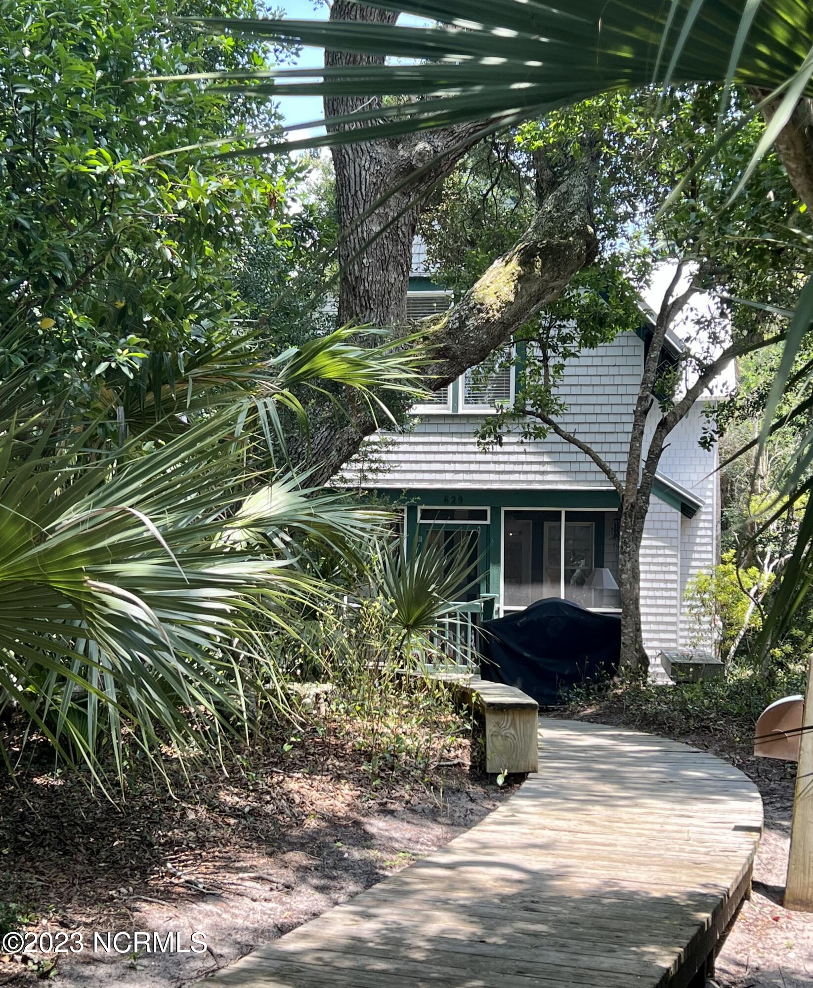 629 Kinnakeet Way