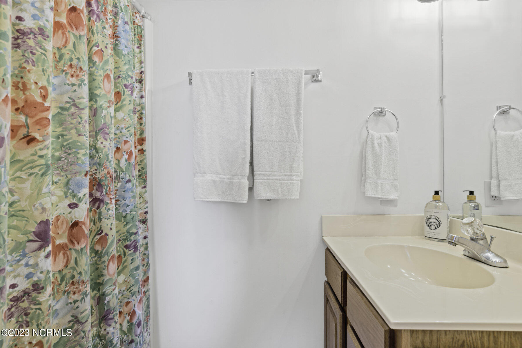 2702 W Pelican Drive