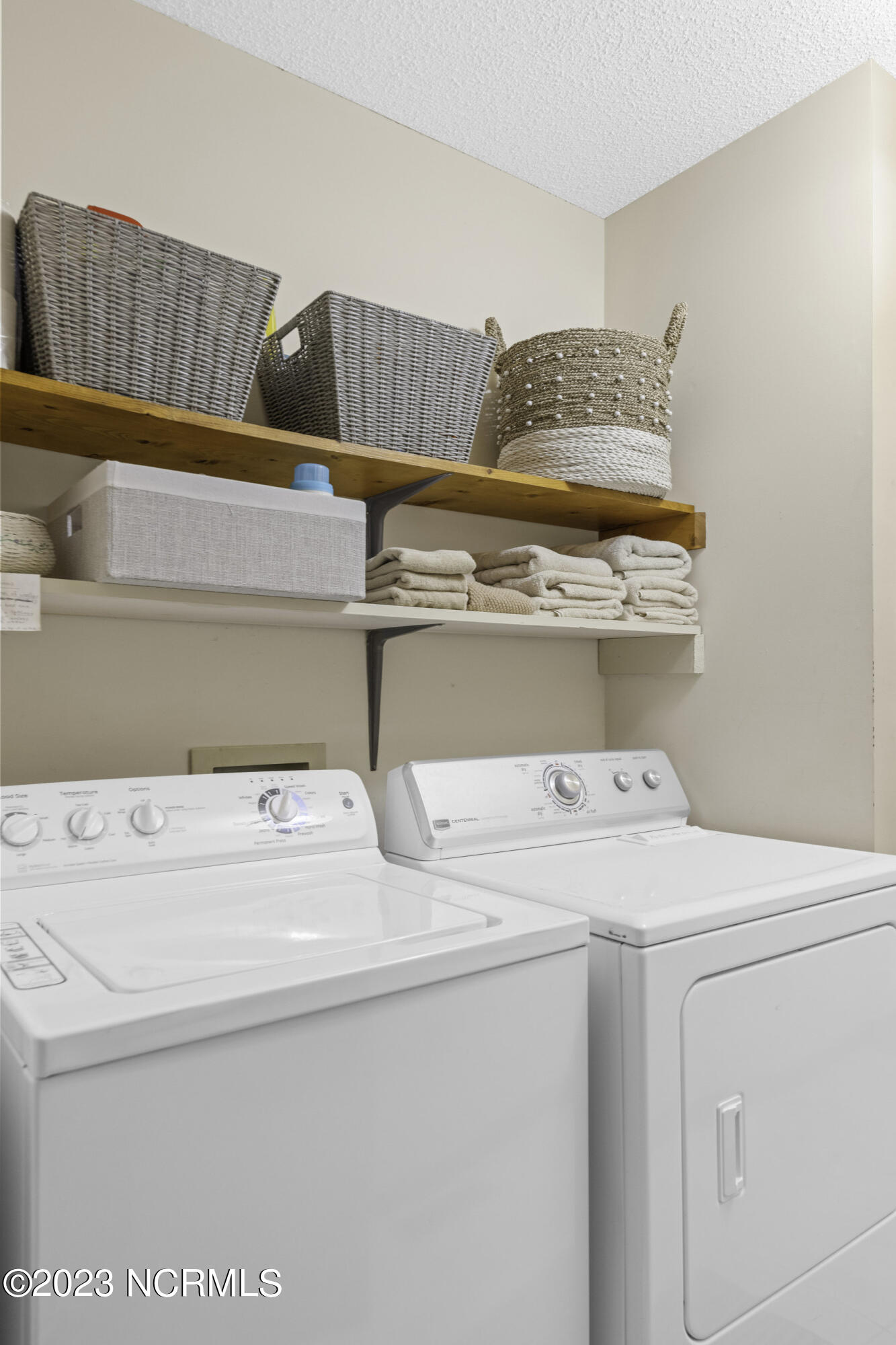 2702 W Pelican Drive