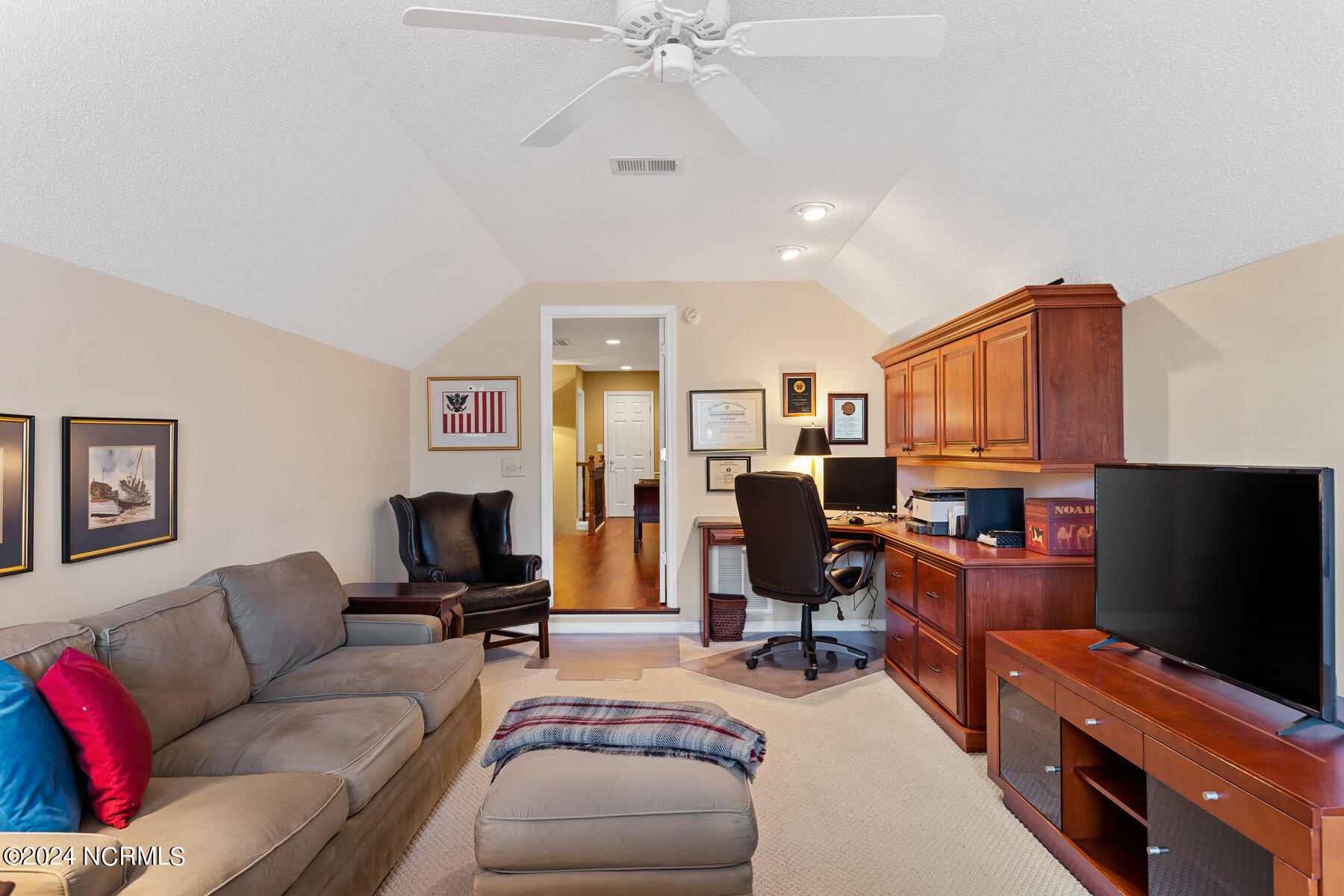 6617 Sidbury Lane