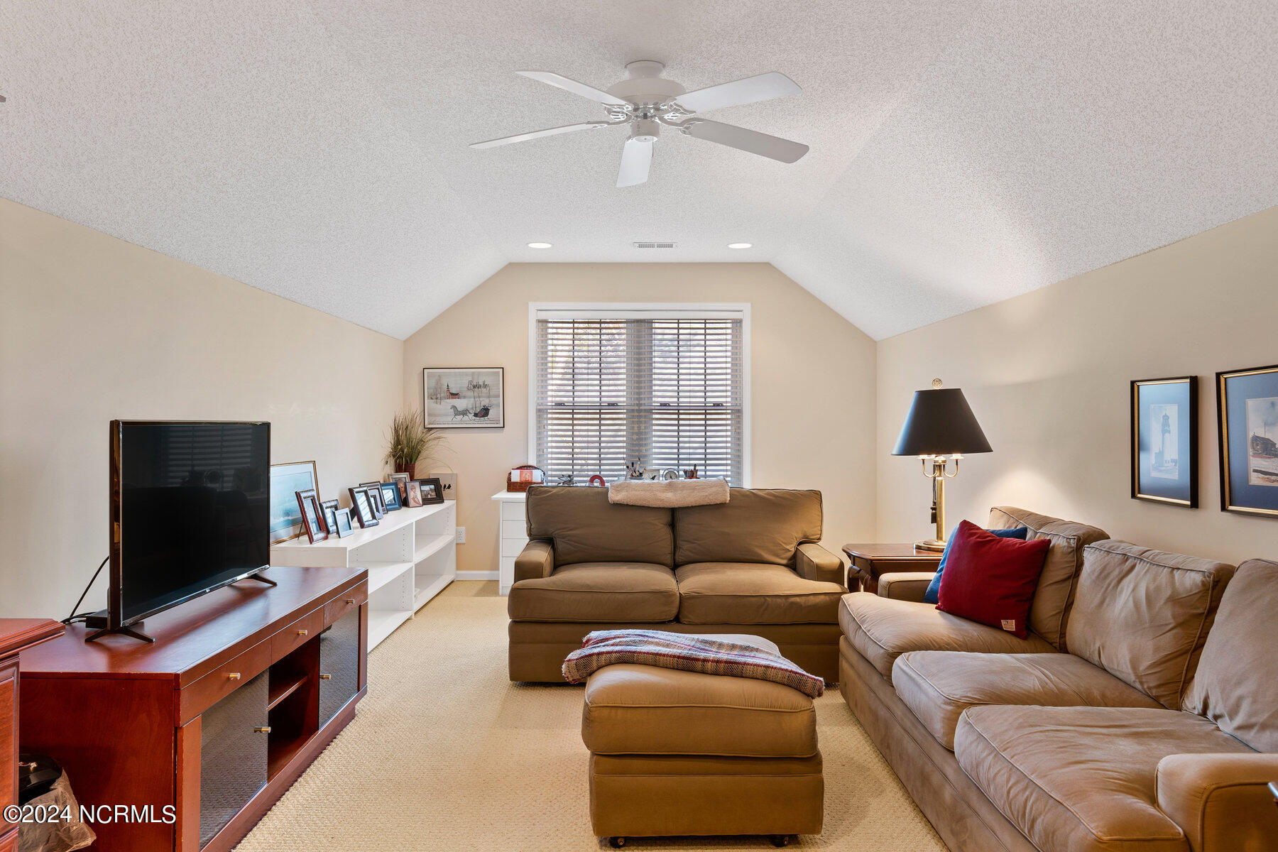 6617 Sidbury Lane