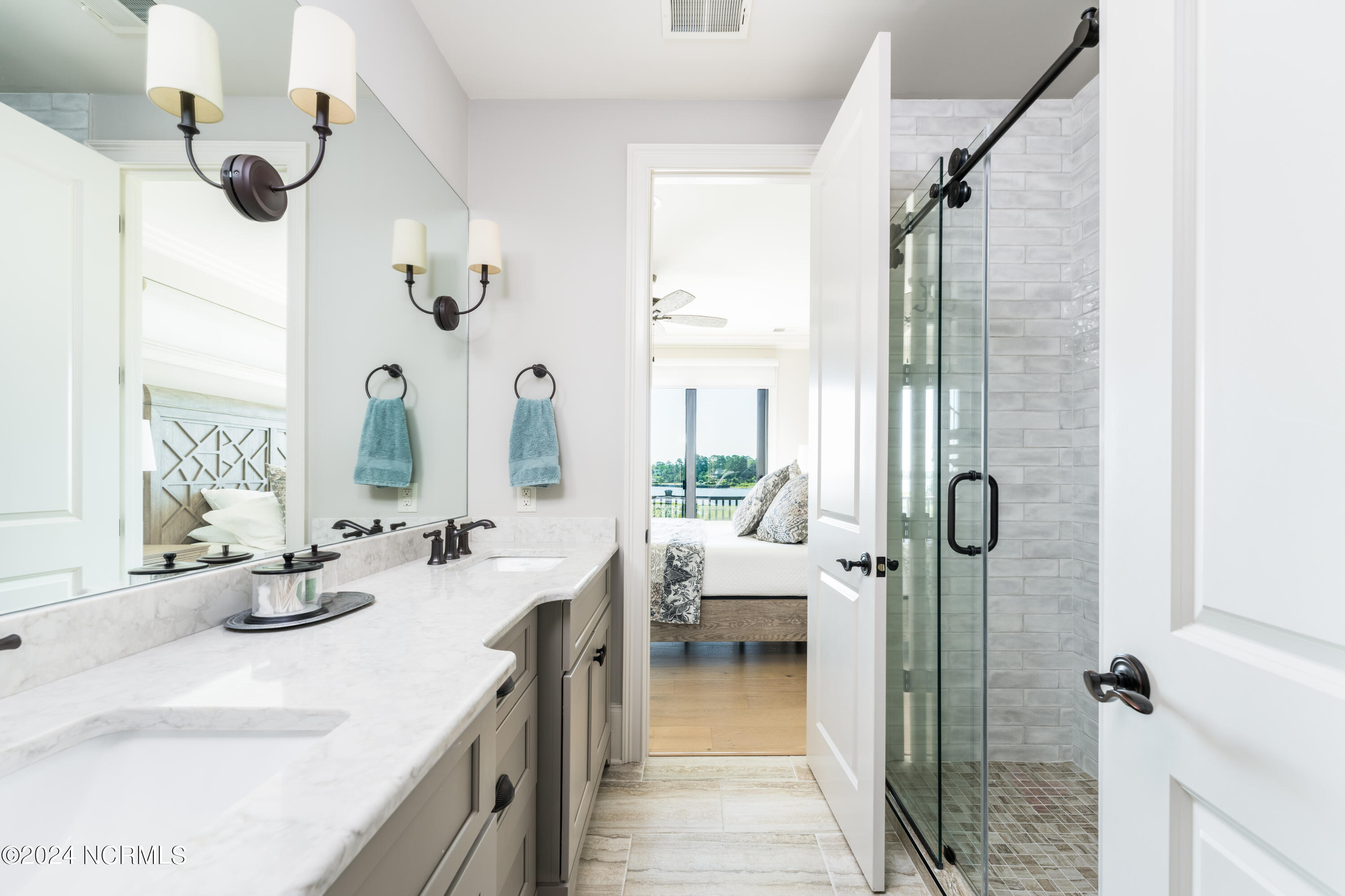 2544 Mariners Way SE