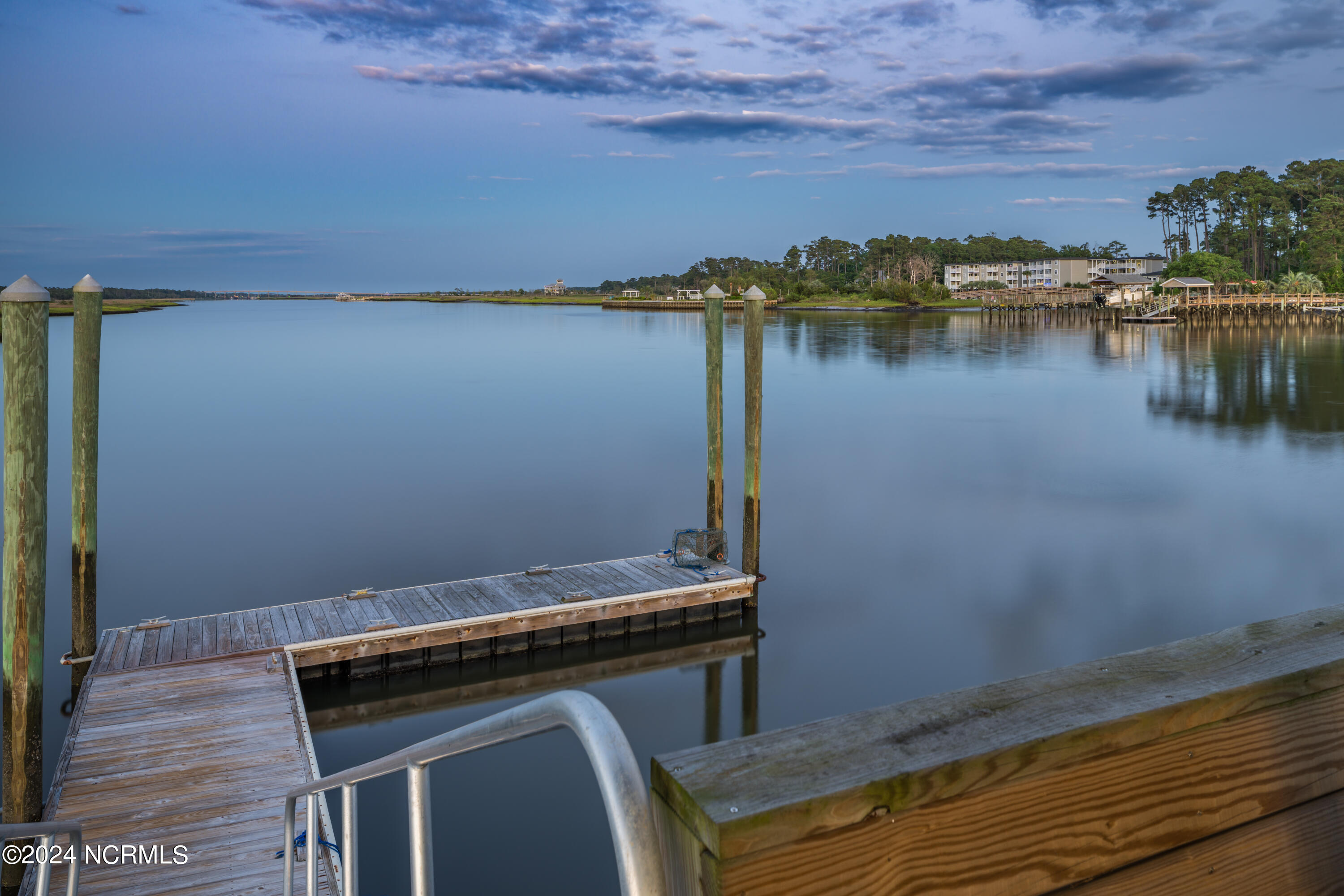 2544 Mariners Way SE